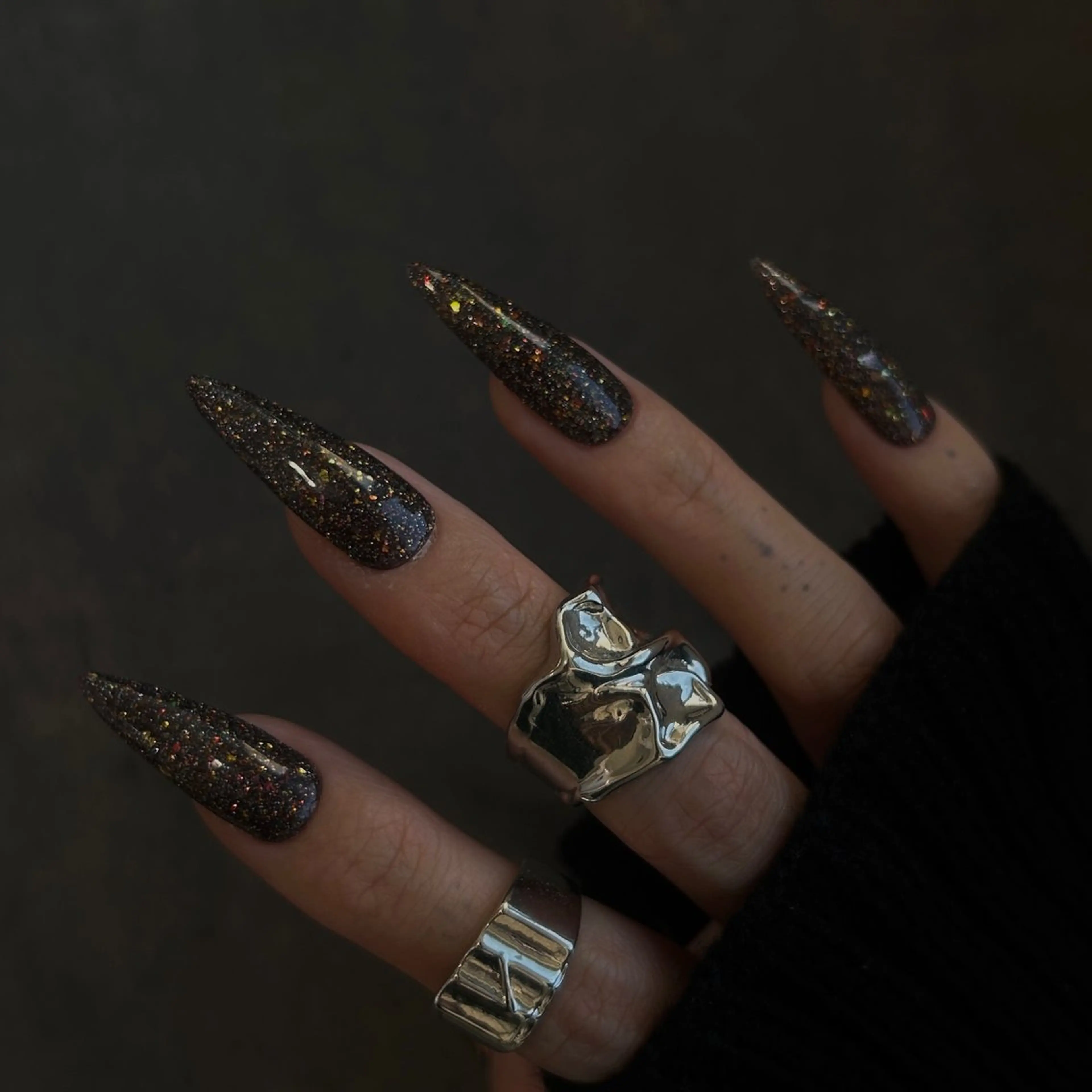 ネイル ニュアンスネイル シルバー Ray. ／綺麗目ニュアンスのネイルデザイン