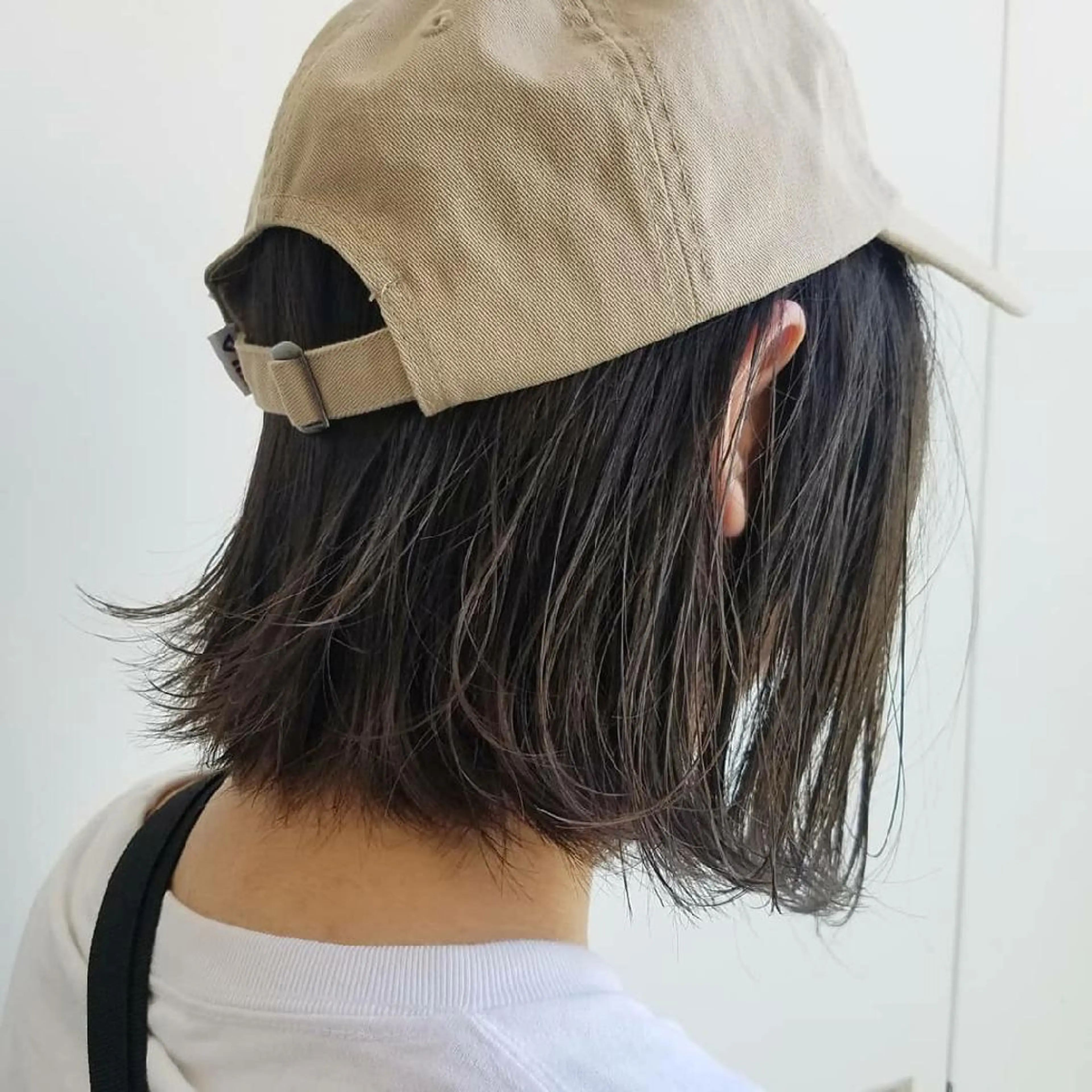 ショート カラー 切りっぱなしボブ グレージュ ハイライトカラー ボブ ハイライト iplus✴ まつげ、眉毛、耳つぼのマツエク・マツパデザイン