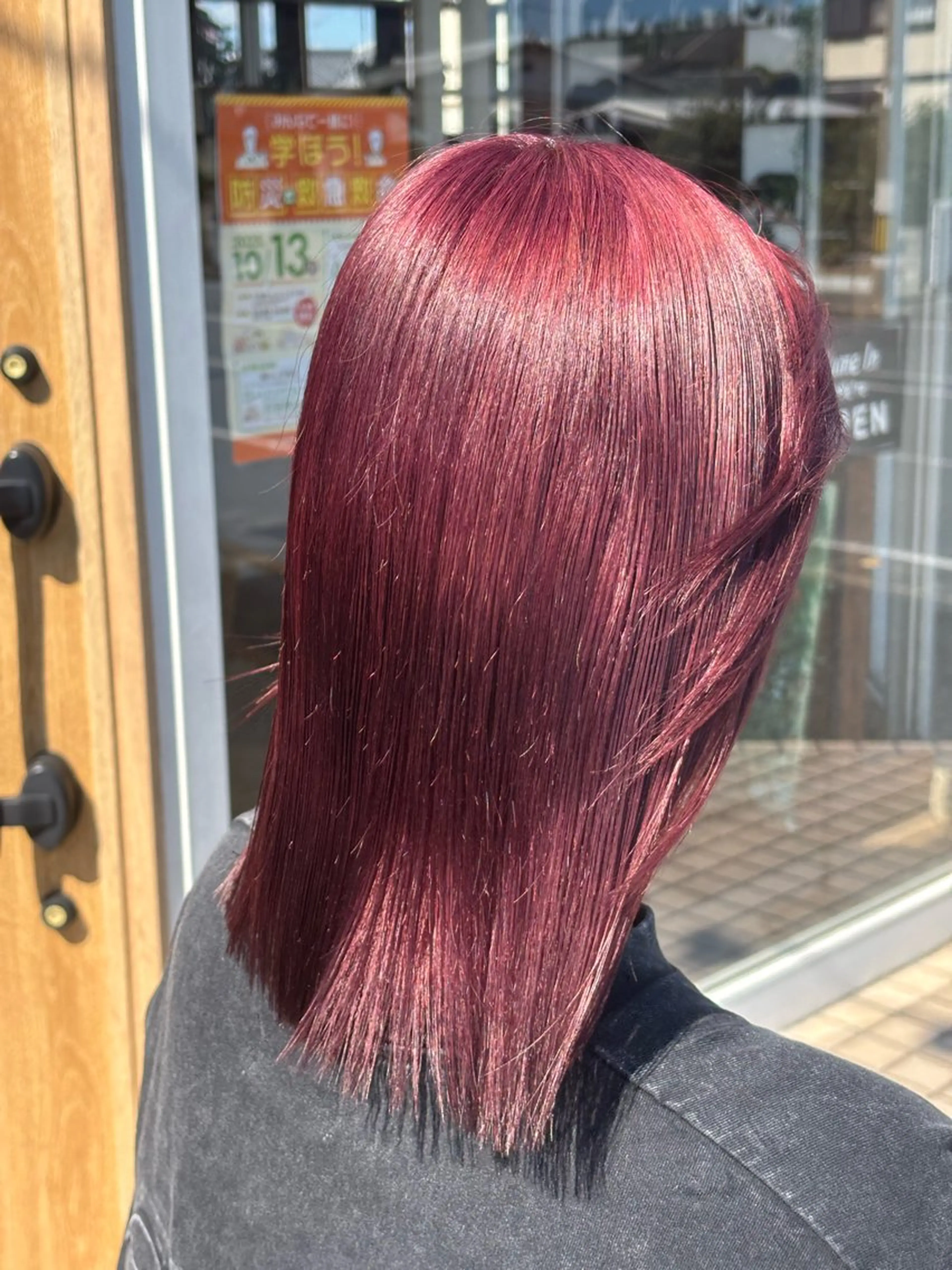 ミディアム カラー ブリーチ ダブルカラー レッドカラー ヘアカラー 長山 里咲のヘアスタイル