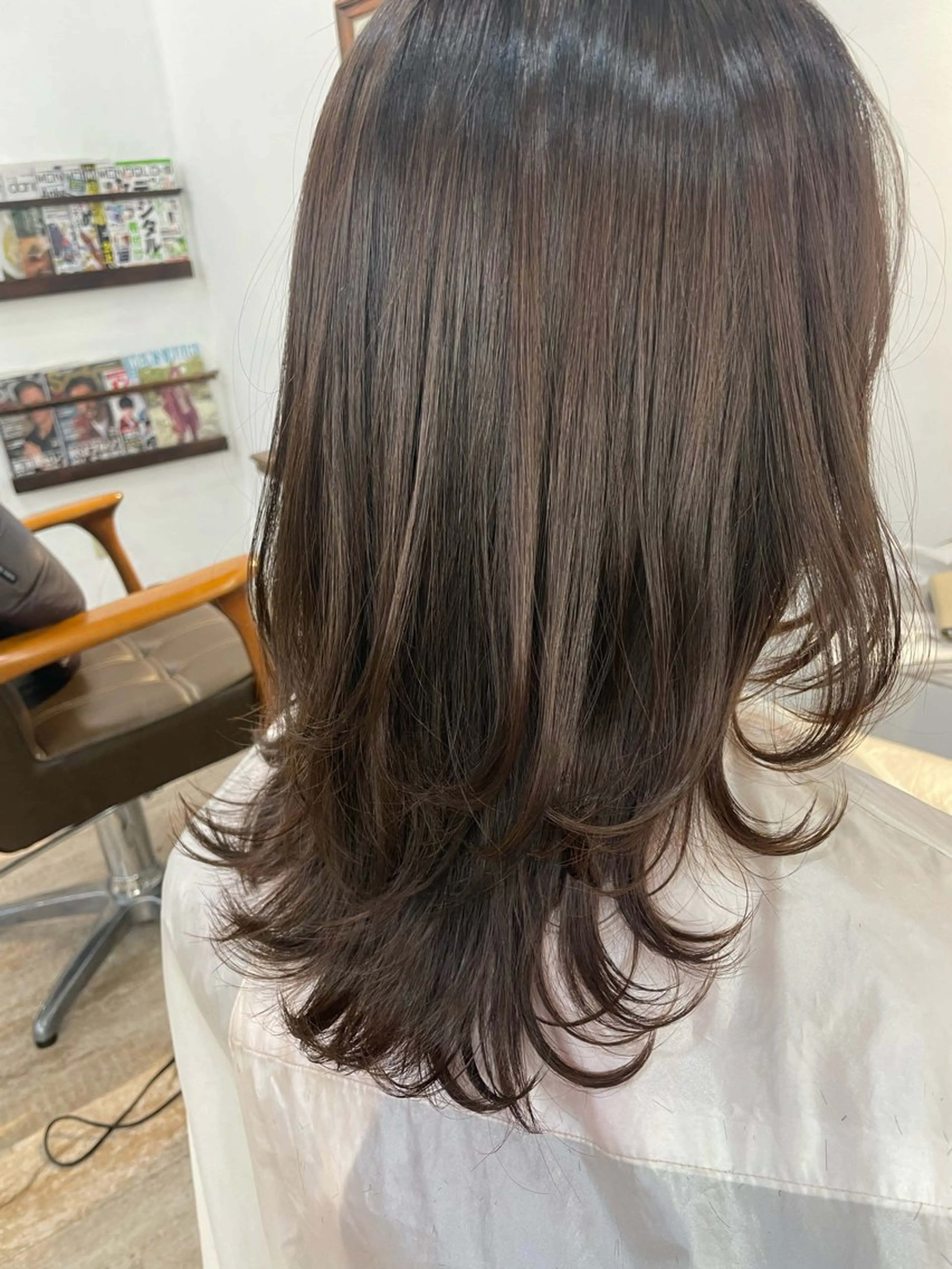セミロング レイヤーカット カット ヘアカラー トリートメント レイヤーカット 中屋光貴のヘアスタイル