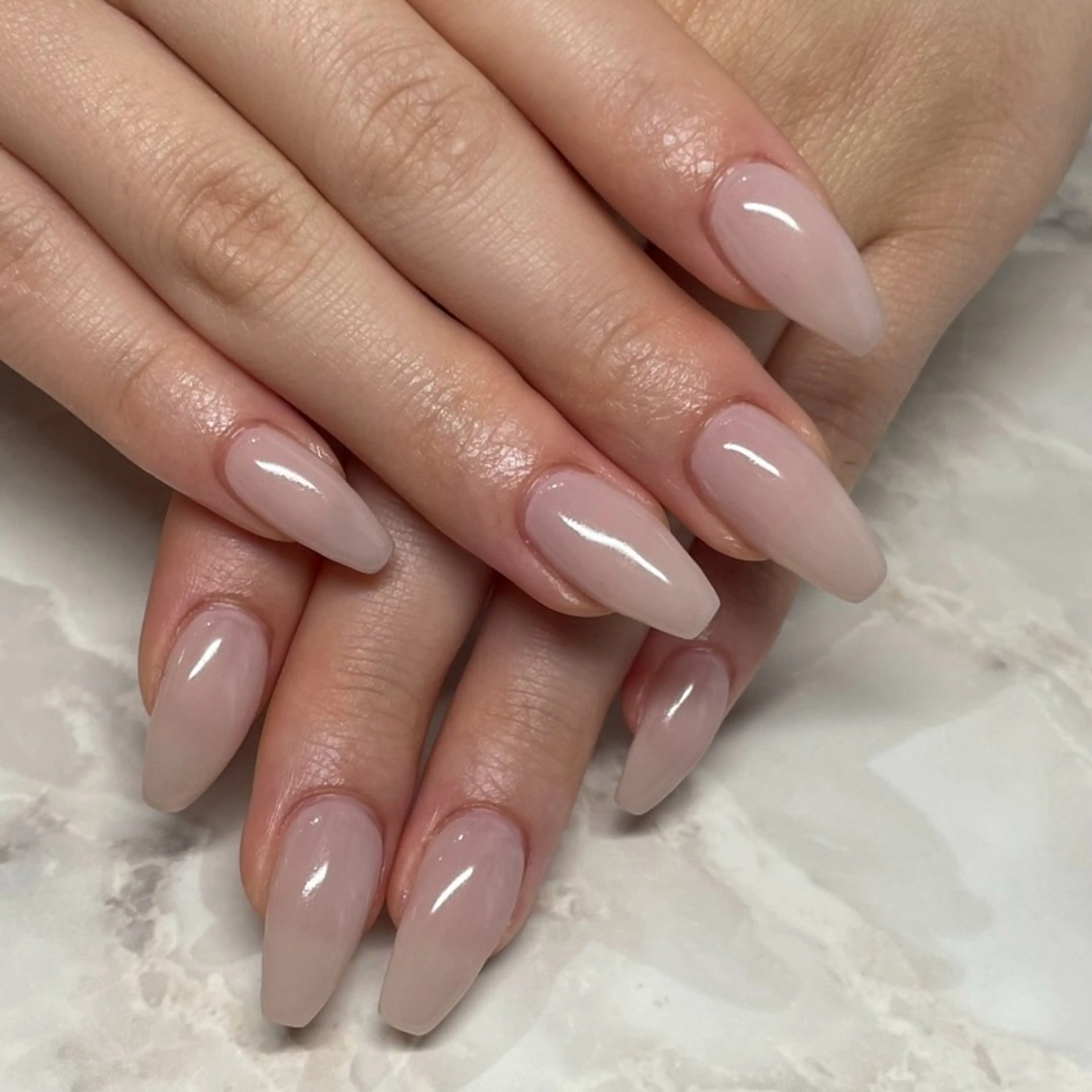 ネイル オフィスネイル ワンカラーネイル 🦋hana / nail / AOのネイルデザイン