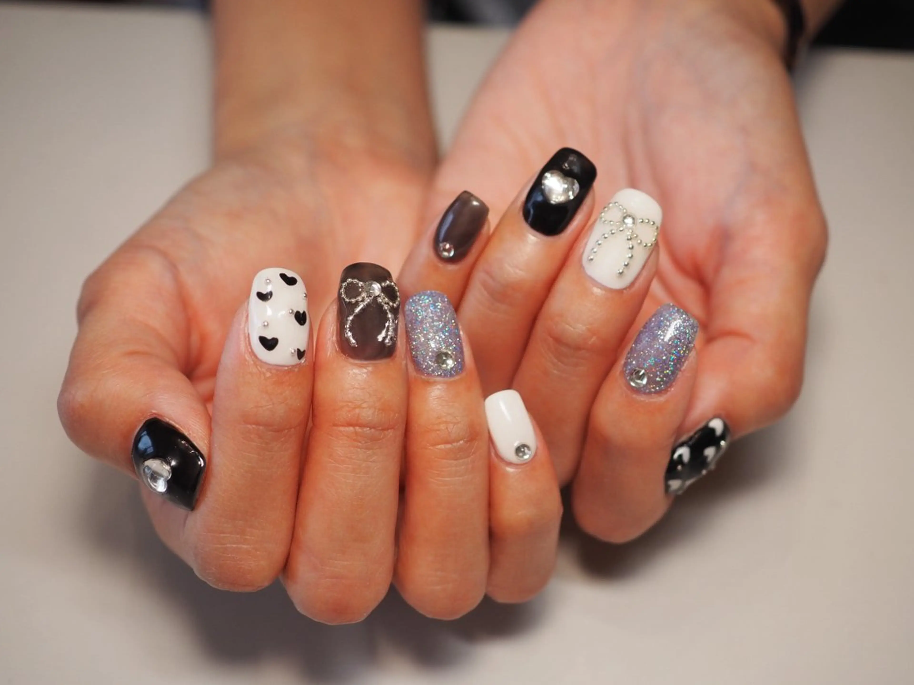 ネイル リボン ハンドネイル NAILSTUDIO401所属・ジェルチップ長さだし 専門ネイルサロンのネイルデザイン