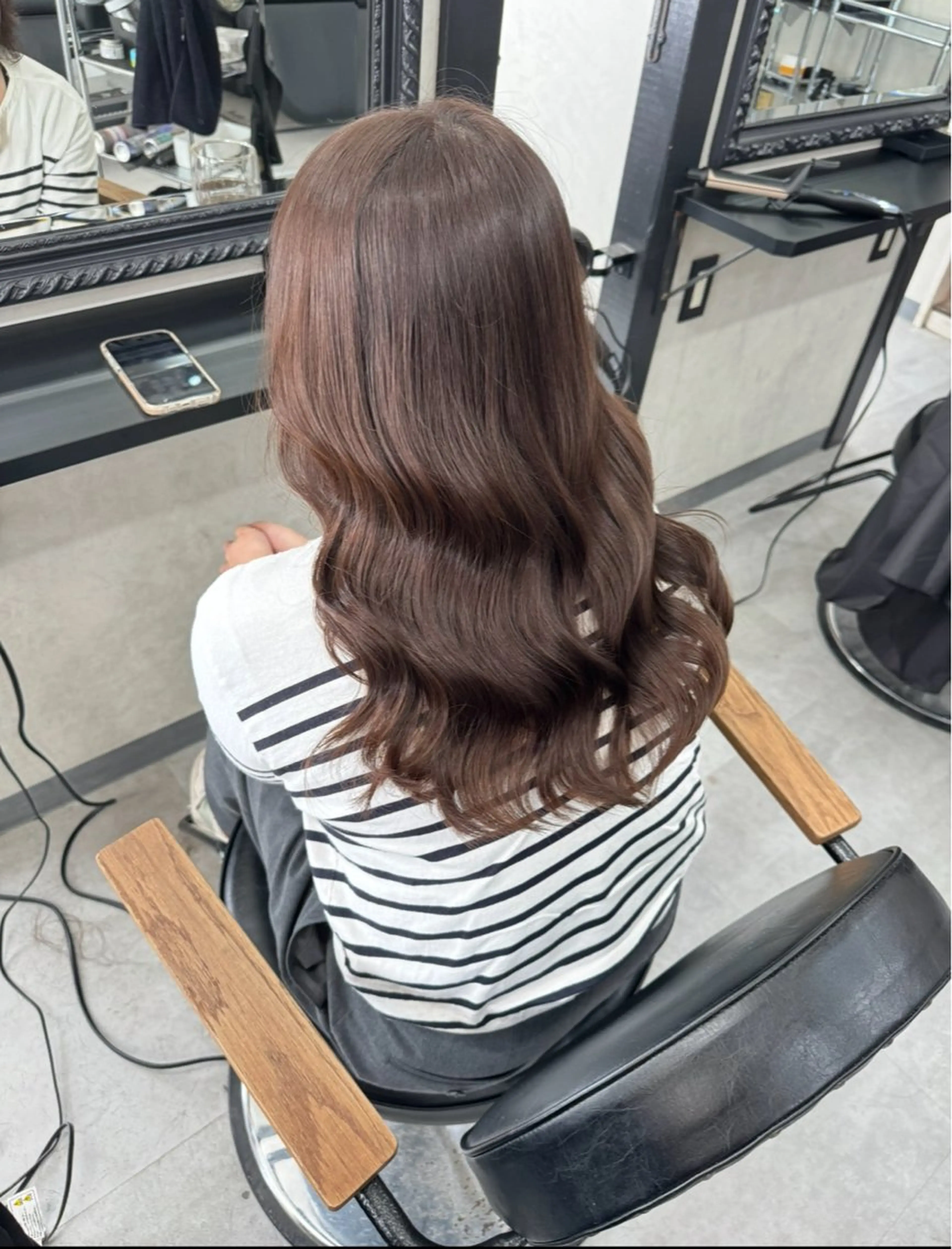 ロング カラー ベージュカラー ブリーチ グレージュ ブリーチなしカラー 顔周りカット カット ヘアカラー トリートメント 井本翔太.髪質改善. ベージュ.グレージュのヘアスタイル