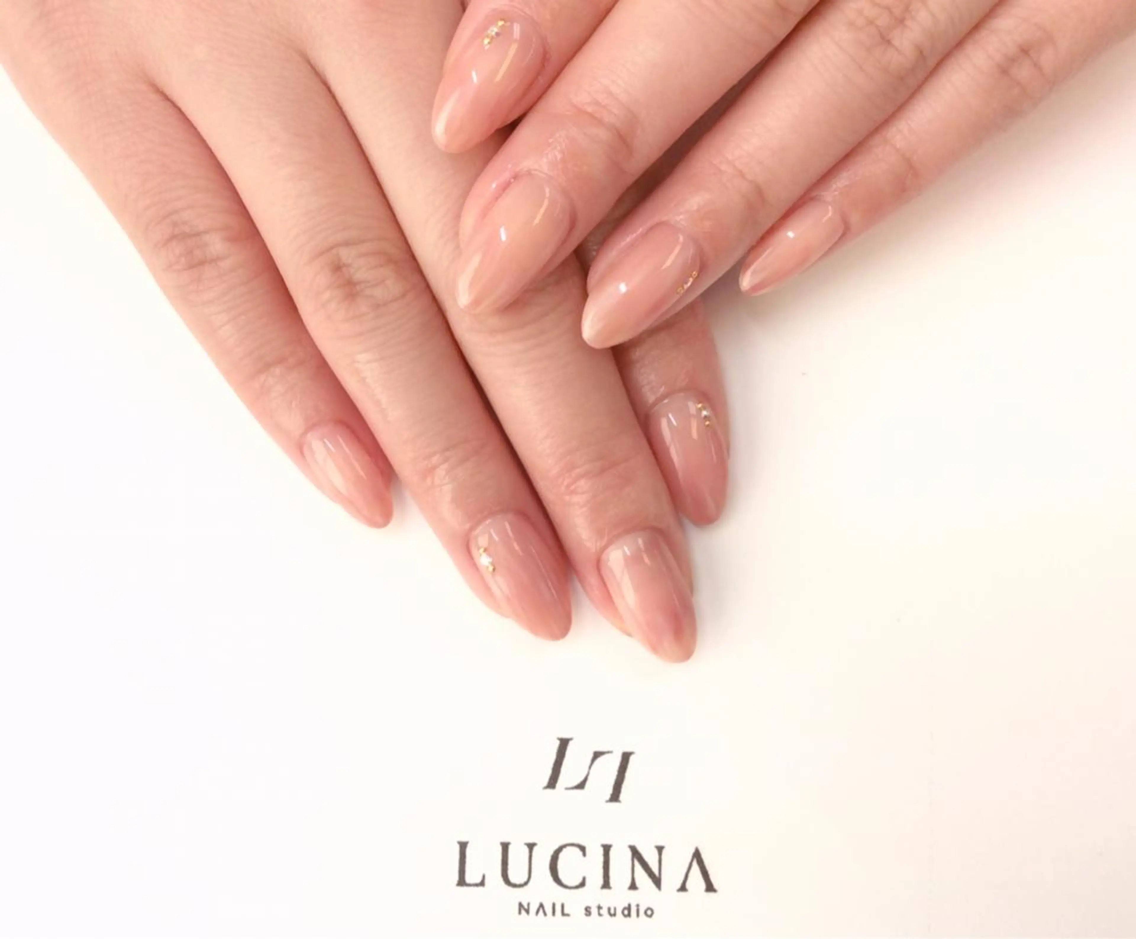 ネイル 新橋 ルキナ スタッフのネイルデザイン