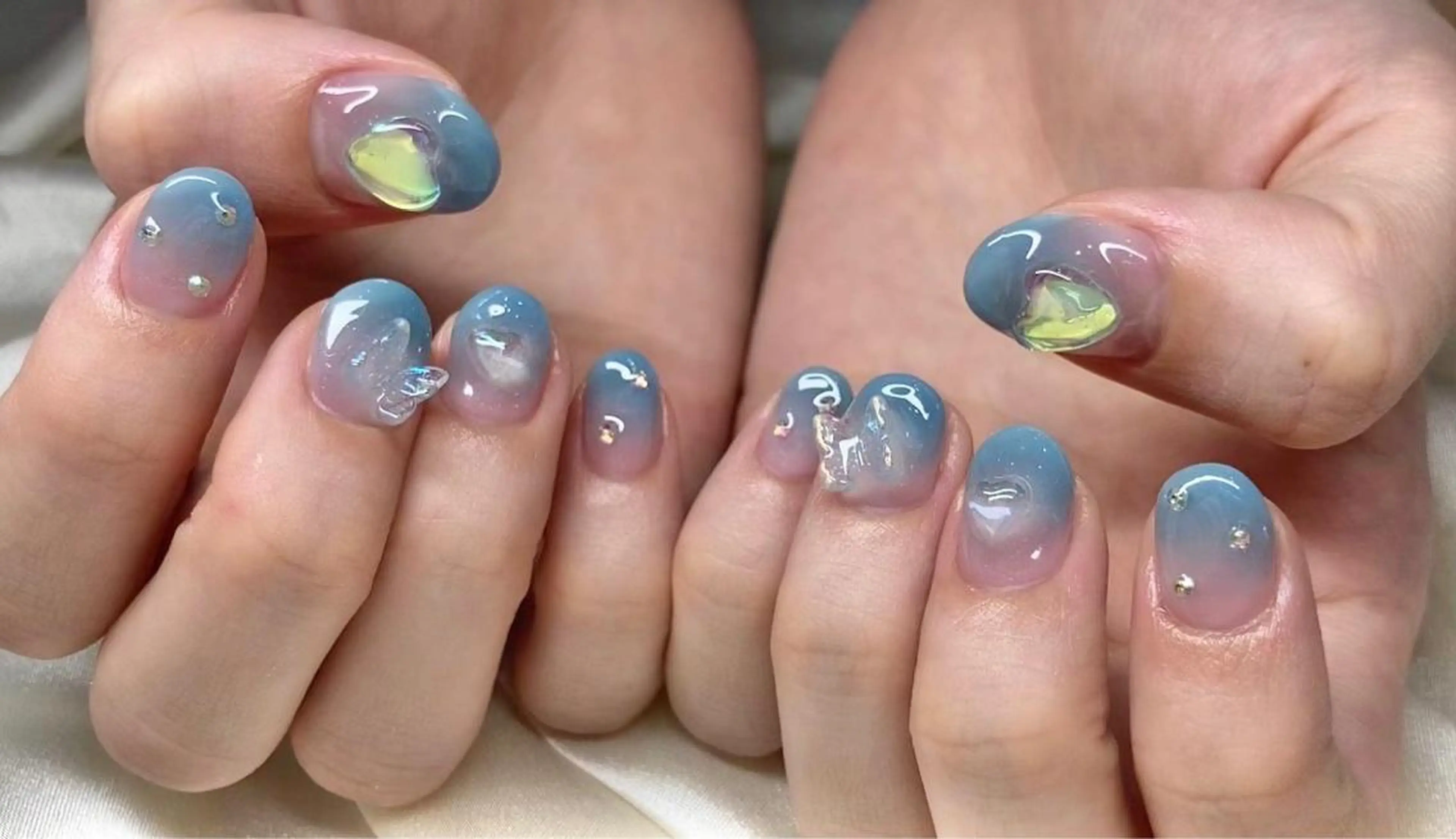 ネイル マツエク・マツパ アイブロウ 韓国風マツエク パリジェンヌラッシュリフト まつげパーマ ワンホンマツエク 長さ出し ハンドネイル Nail&eye Belire 新宿のネイルデザイン