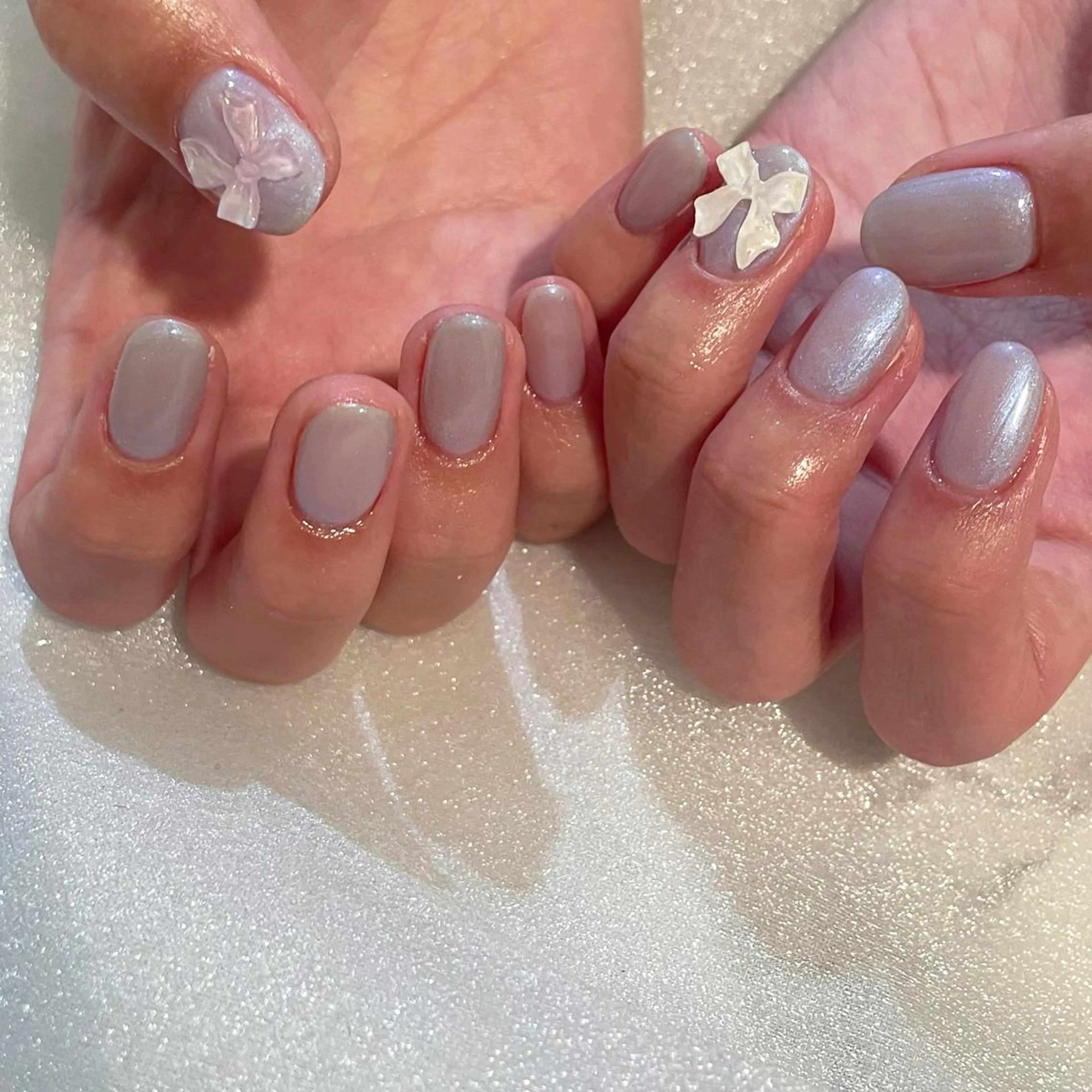 ネイル オーロラネイル フレンチネイル ガーリー 持ち込み パープル ハンドネイル ハンドケア lyly.nail所属・lylynail YUUKAのネイルデザイン