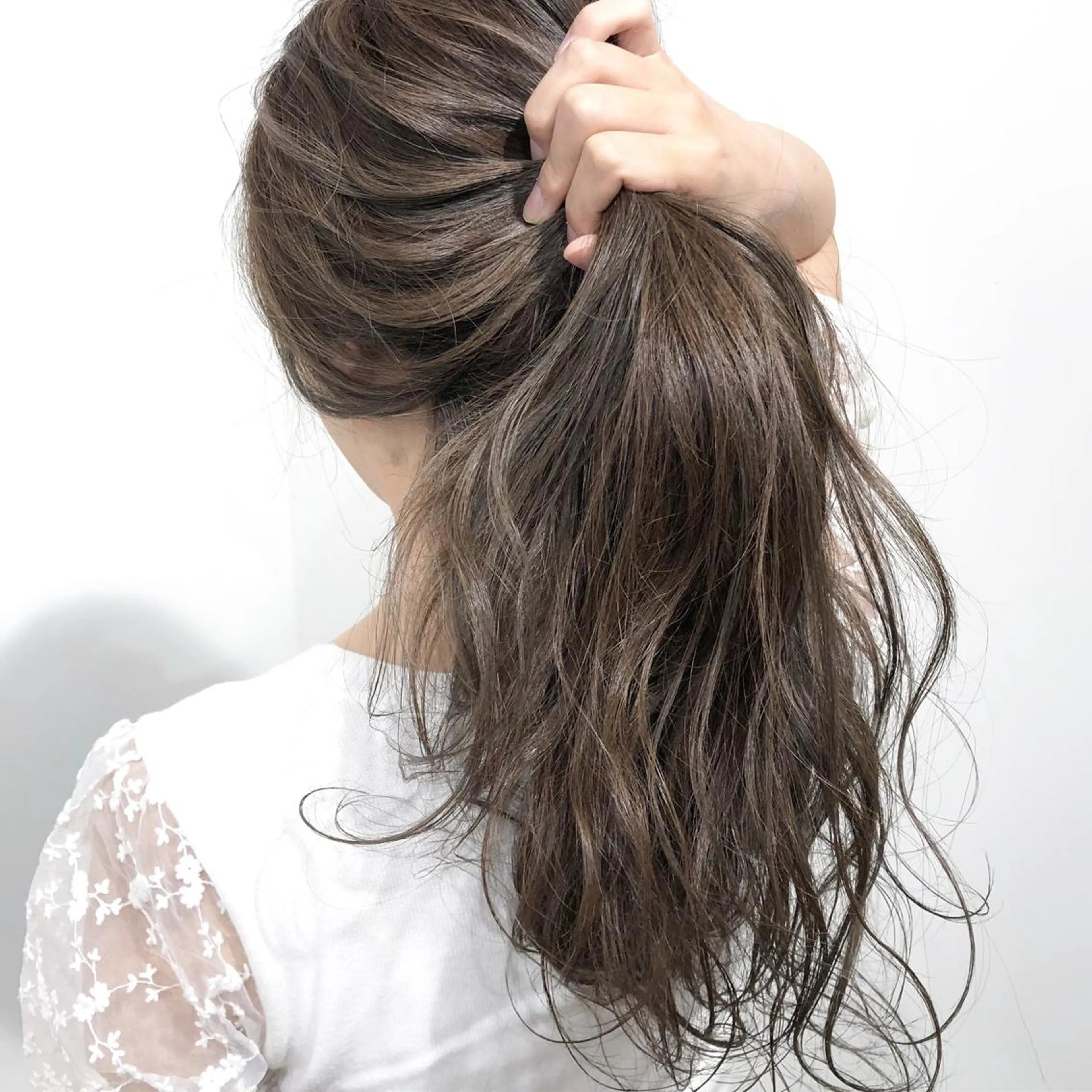 ロング タカハシ ユウキのヘアスタイル