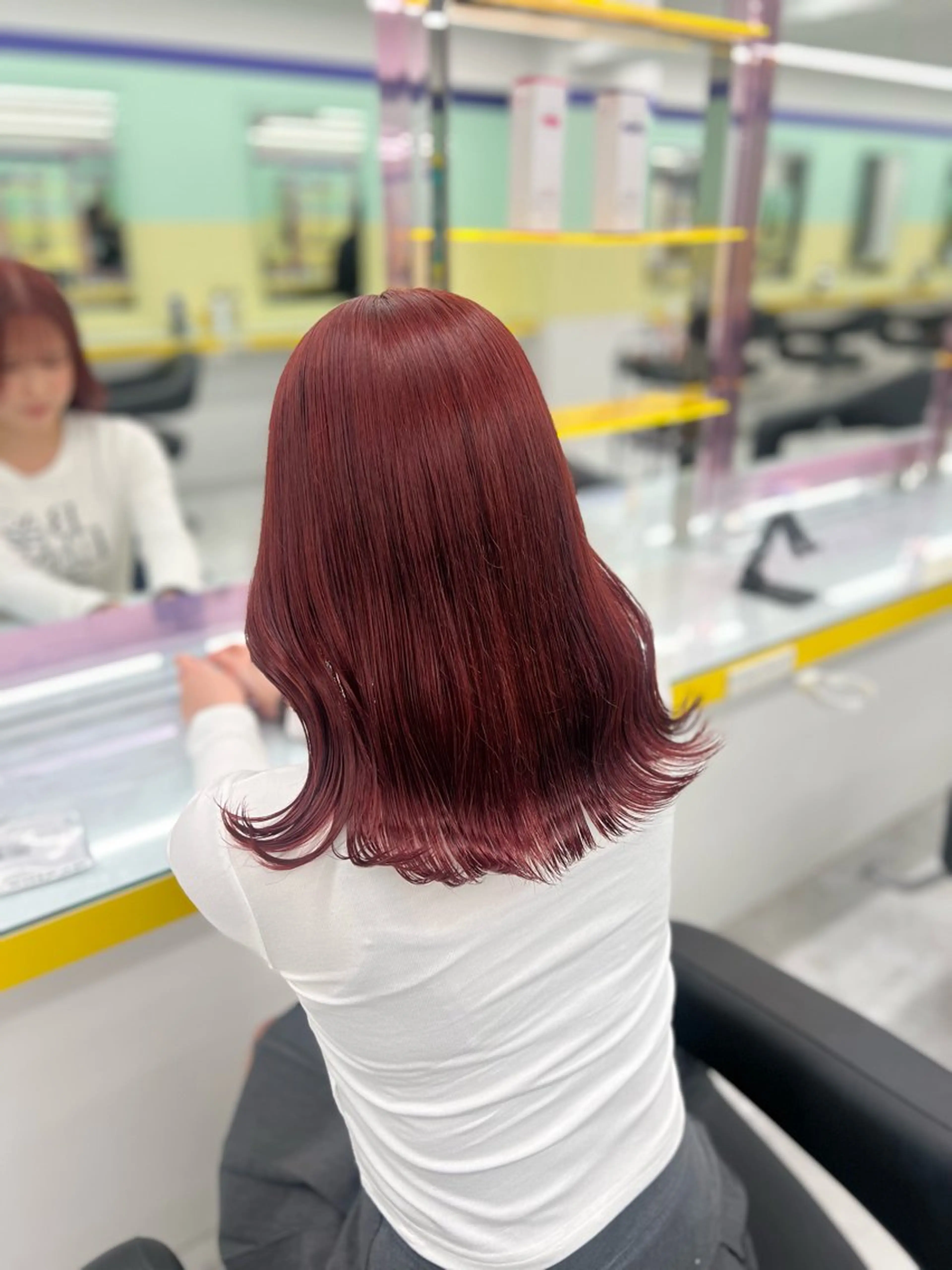 セミロング カラー ベージュカラー ブリーチ ボルドーカラー ブラウンカラー カシス ヘアカラー 韓流トレンドヘア 🎀RINAKO🎀のヘアスタイル