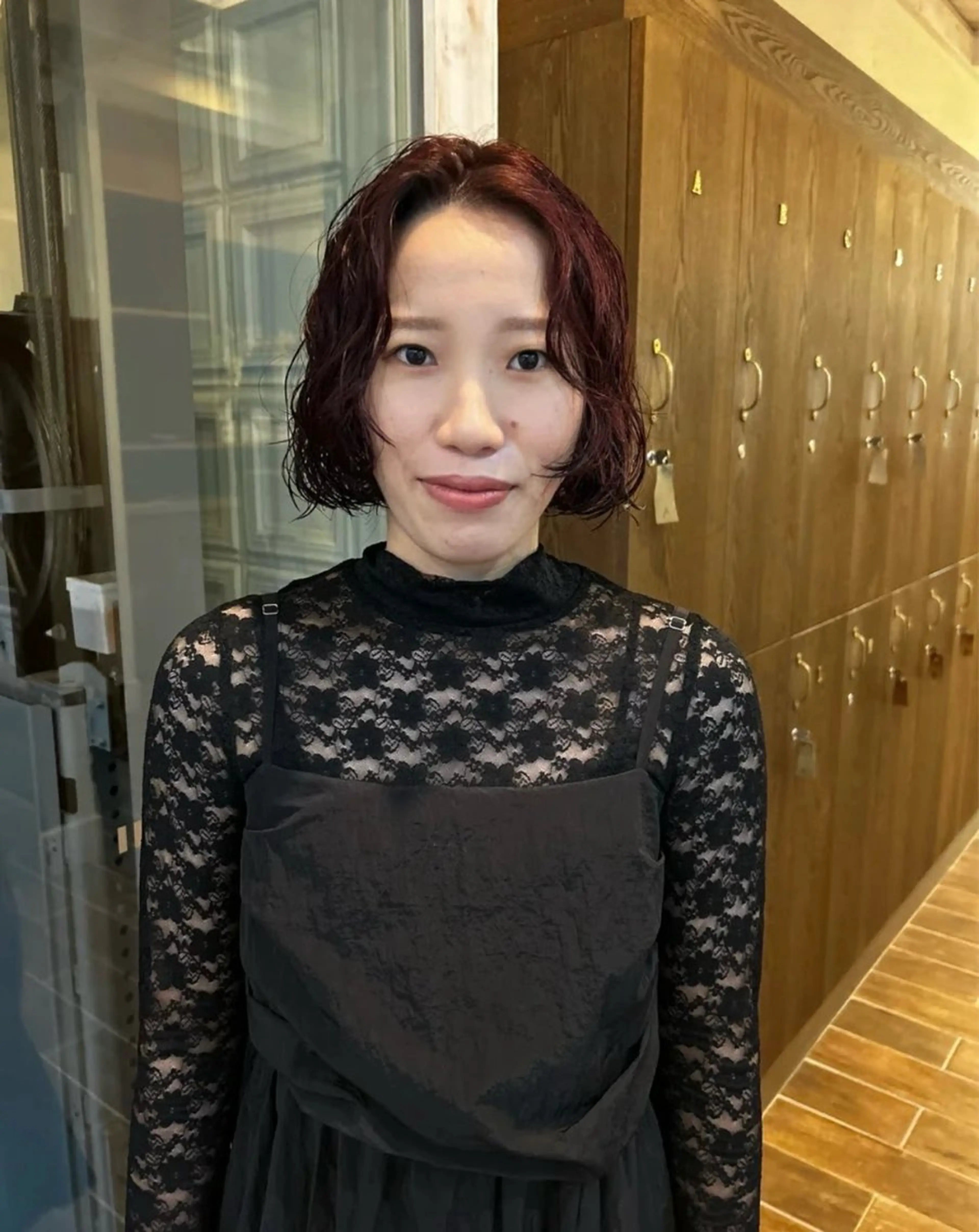 ミディアム パーマ 西 優衣奈のヘアスタイル