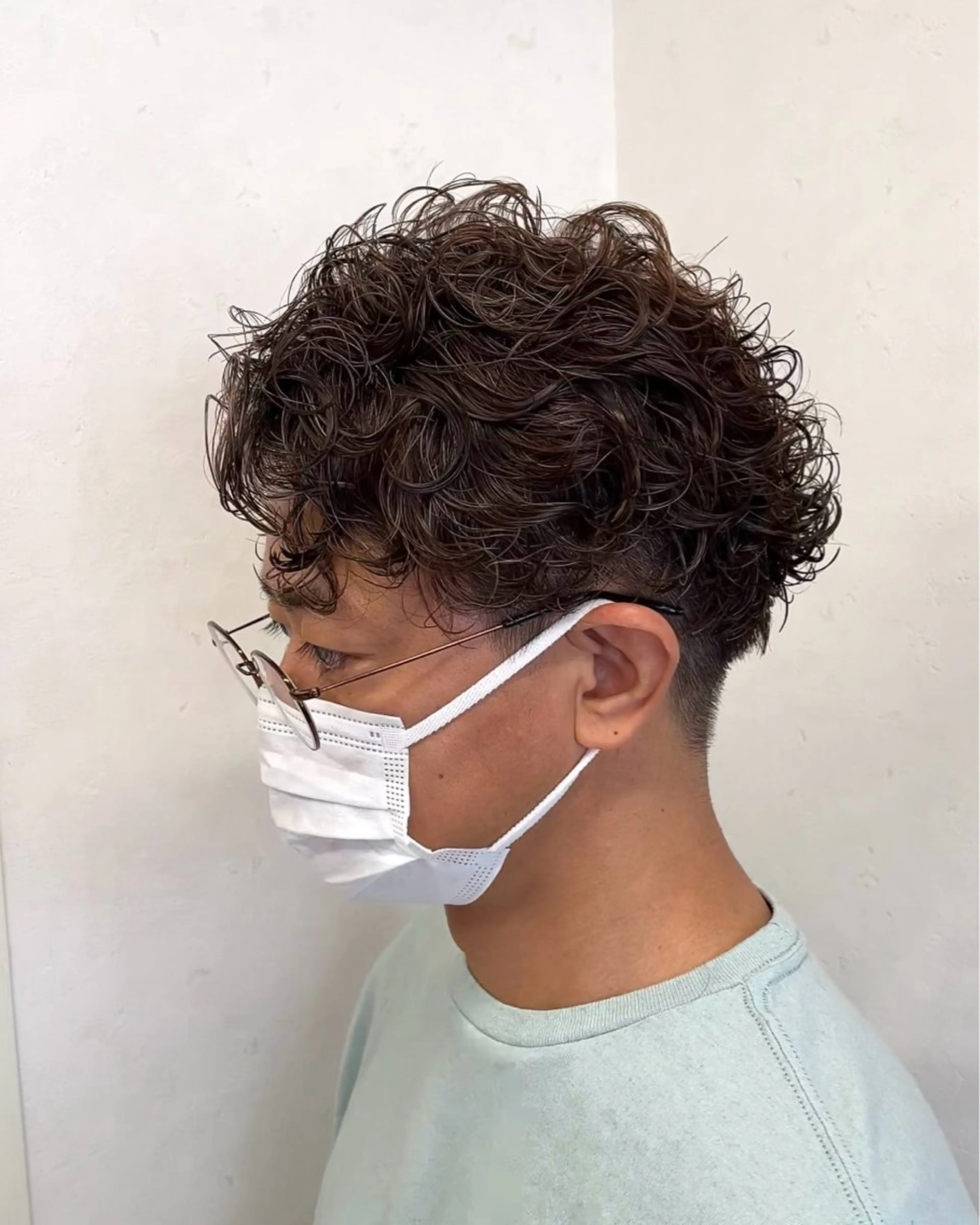 パーマ メンズ アップバング メンズパーマ スパイラルパーマ カット パーマ 透明感カラー/ ダブルカラー /ソラのヘアスタイル