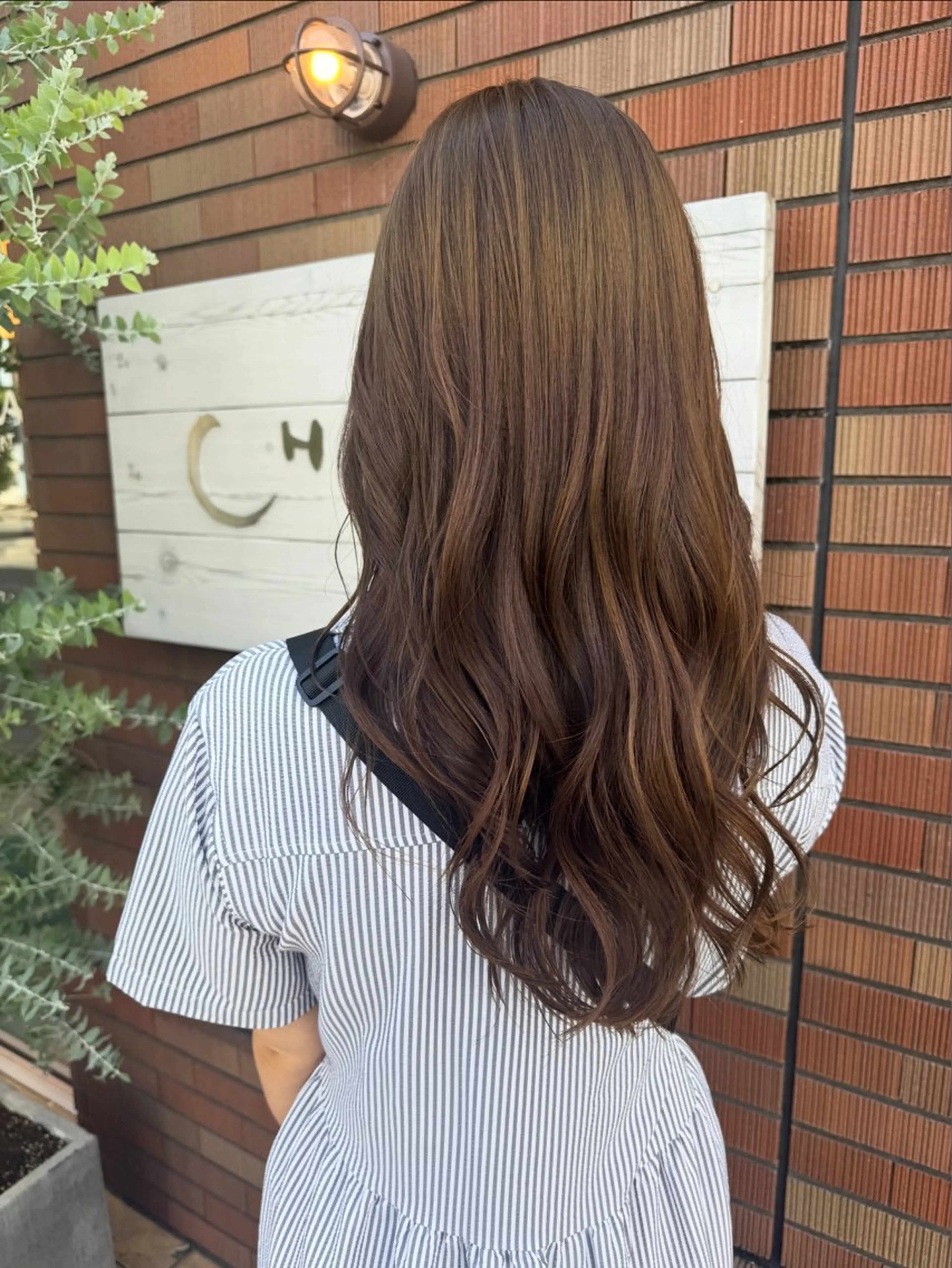 セミロング ヘアカラー 畠 悠也のヘアスタイル