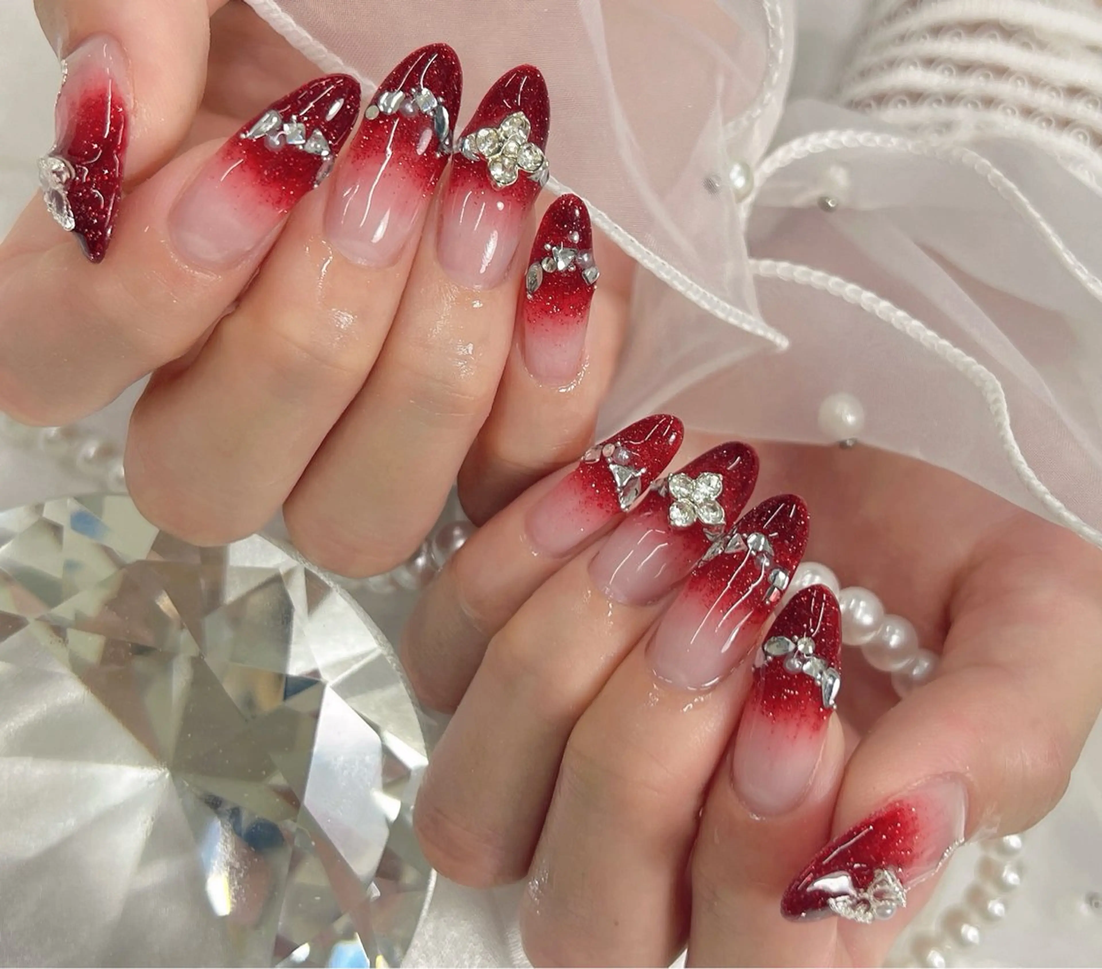 ネイル フラッシュネイル グラデーション 赤色 ハンドネイル bijou nails所属・bijou nails　蓮のネイルデザイン