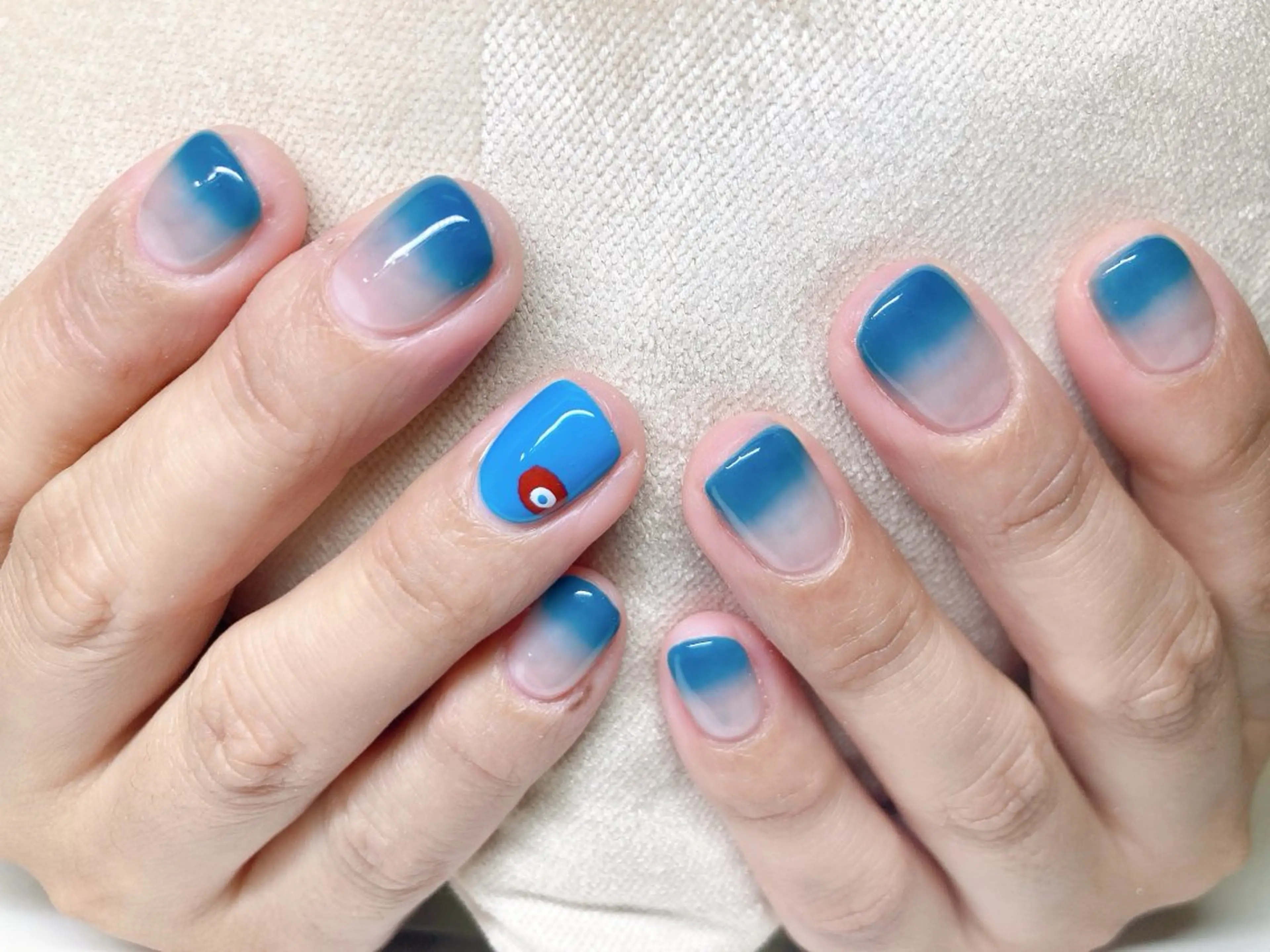 ネイル ECLAT エクラ所属・寺山 千鶴のネイルデザイン