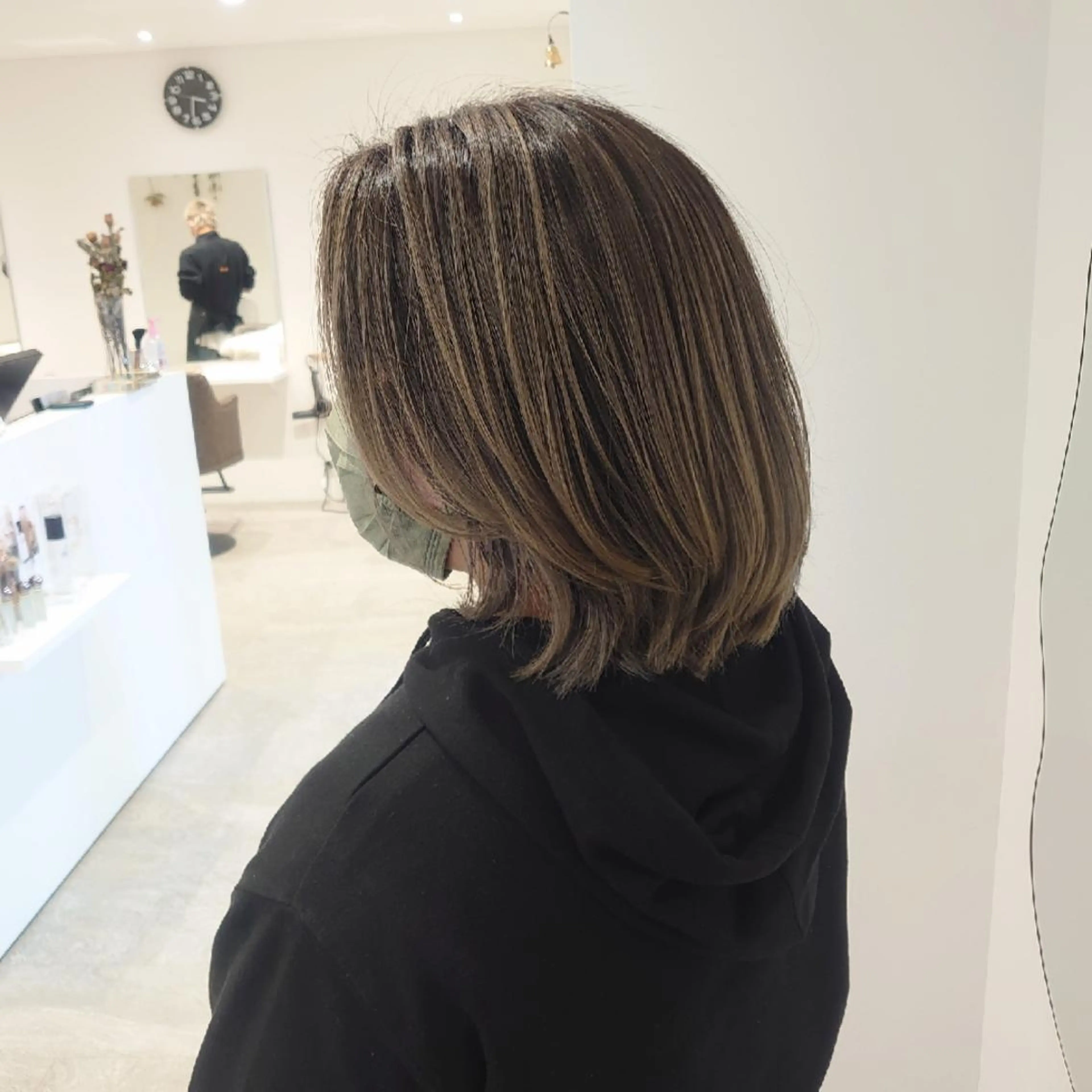 カラー ミディアム カット E Komo hair所属・Wow❕E Komo hair 永井一輝のヘアスタイル