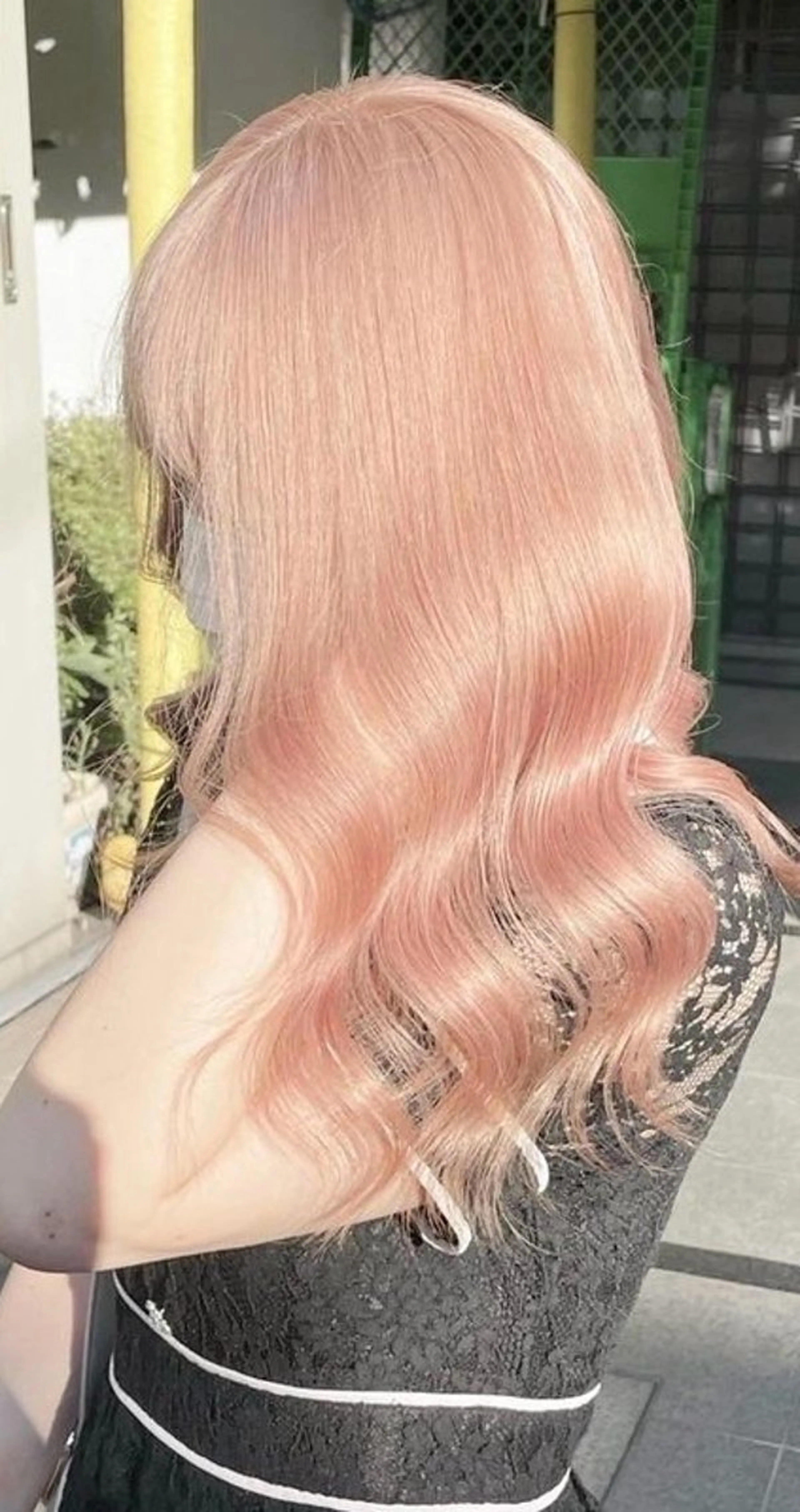 ミディアム カラー アッシュ アッシュグレー ベージュカラー ブリーチ ブロンド カット ヘアカラー トリートメント 【美髪ハイトーン】 髪質改善/大和🎀のヘアスタイル