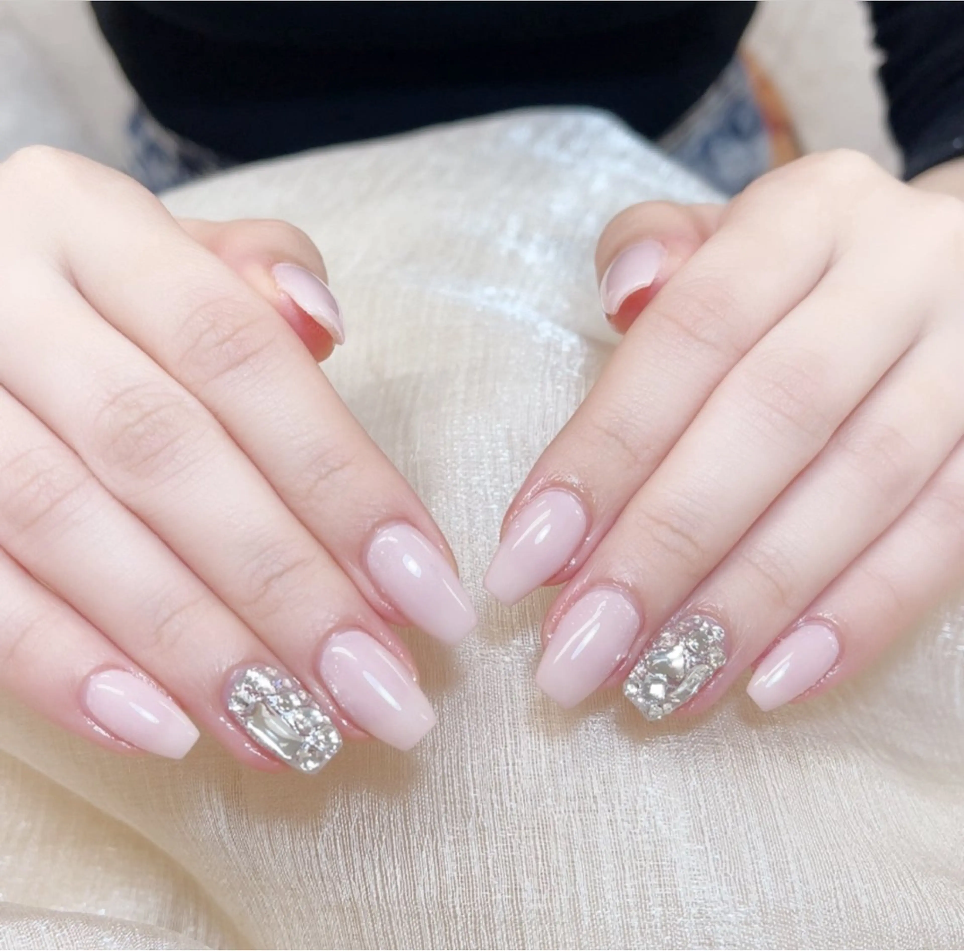 ネイル ストーンネイル ハンドネイル HIN NAILのネイルデザイン