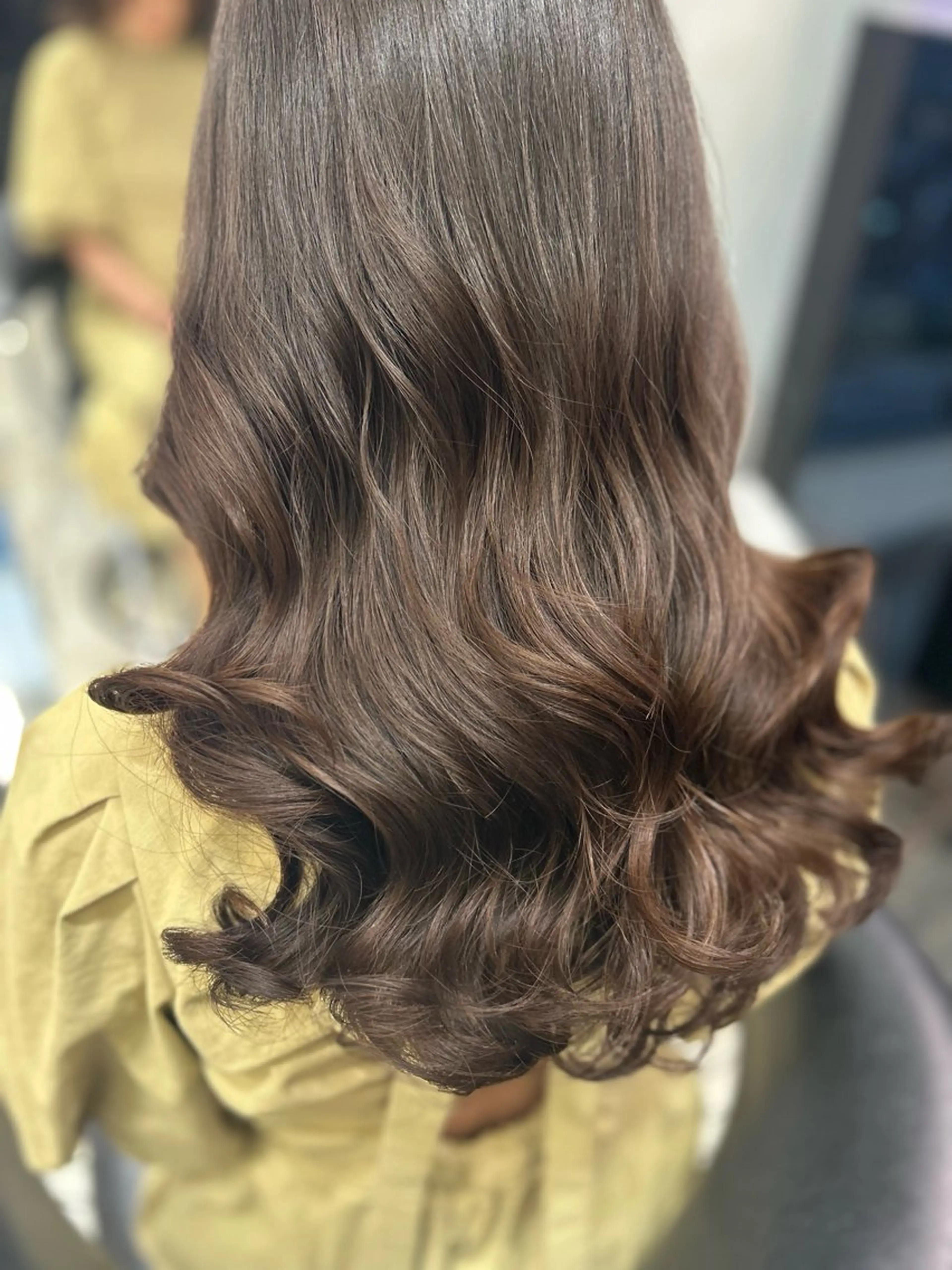 ロング パーマ カット パーマ コテ巻き風パーマ✨ 韓国ヘア🤎近下菜央のヘアスタイル