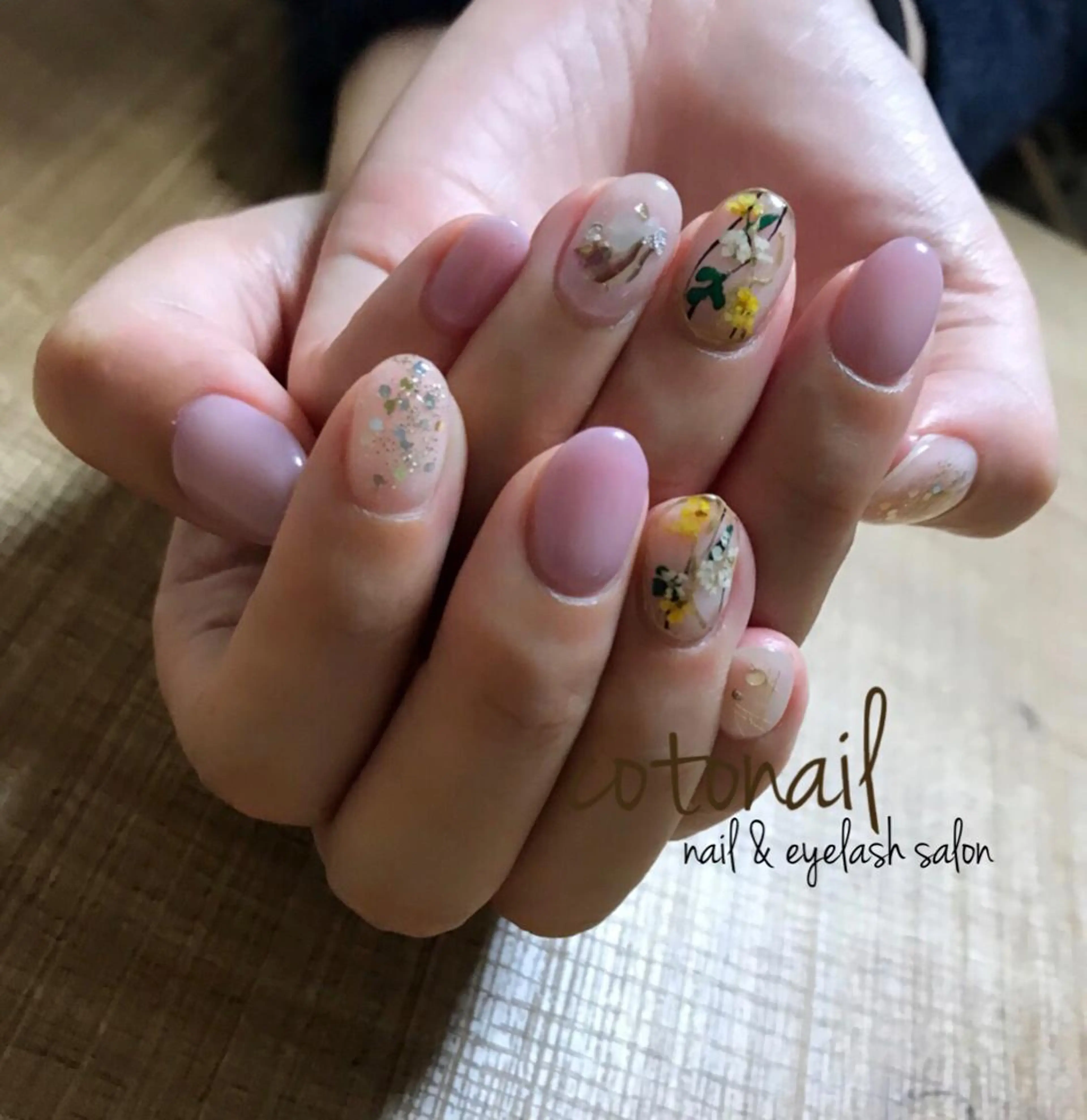 ショート ネイル アートネイル ハンドネイル ツメトマツゲ .のネイルデザイン