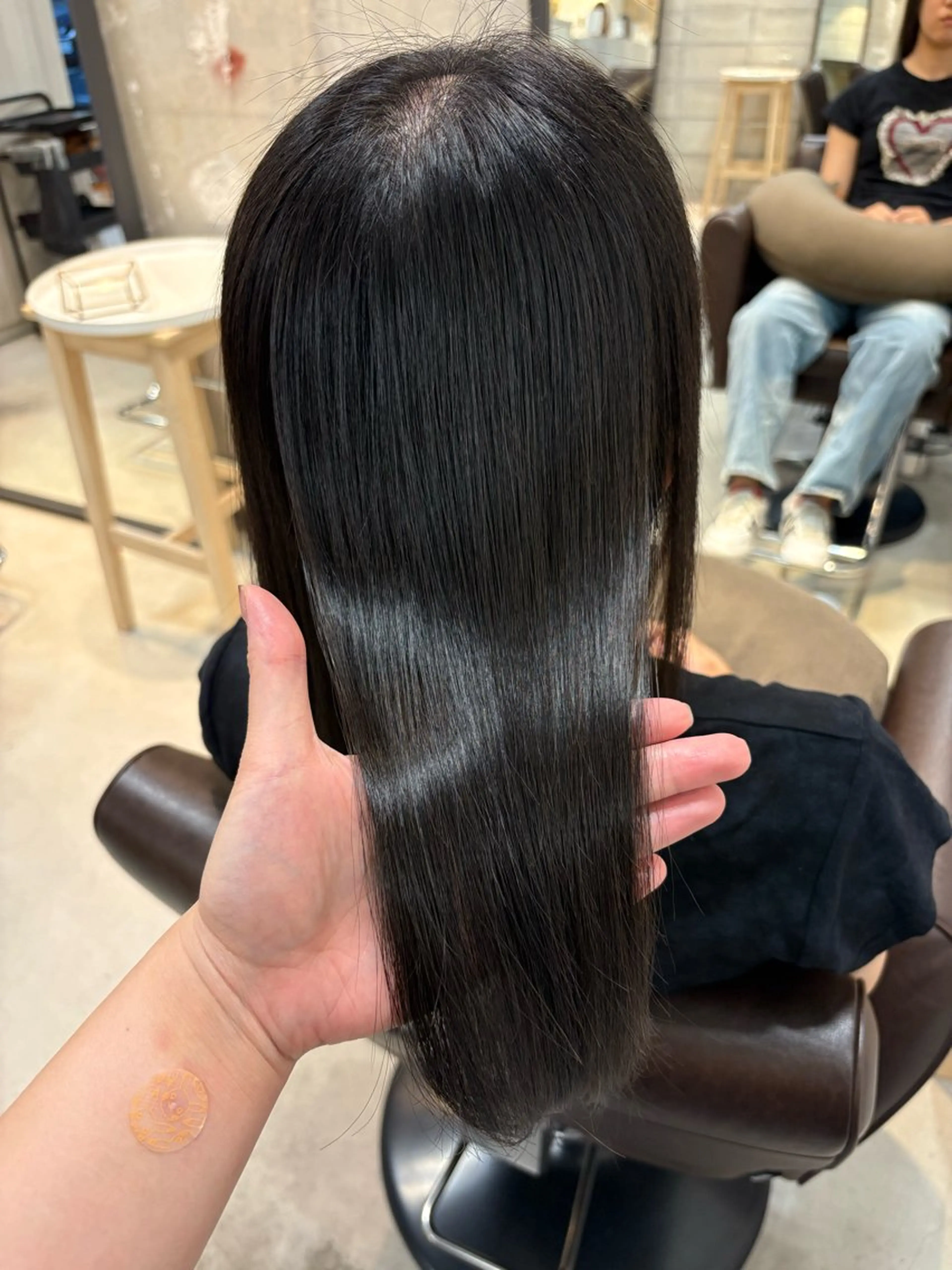 セミロング 縮毛矯正 トリートメント 中村 潮音のヘアスタイル