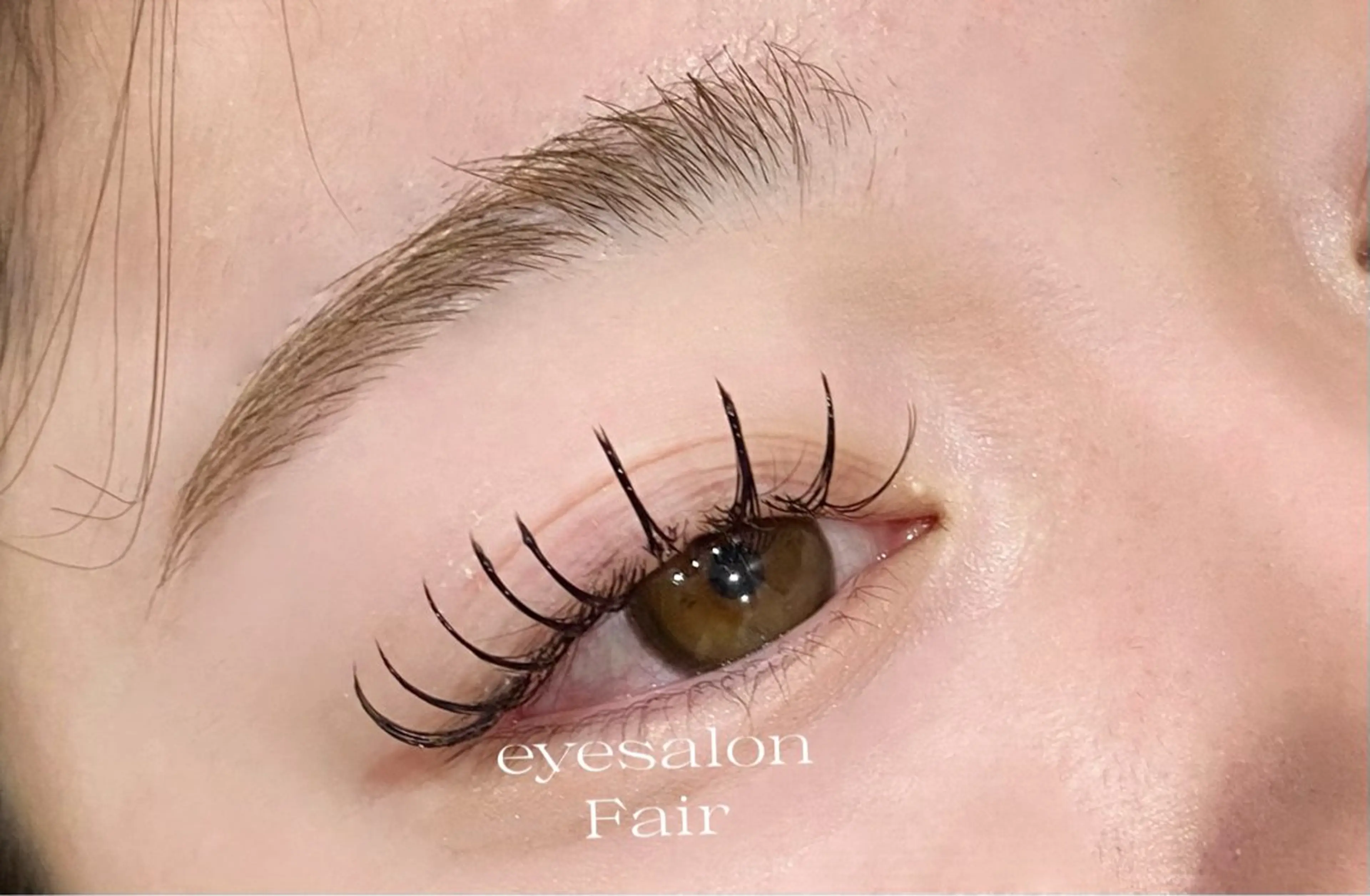 マツエク・マツパ フラットラッシュ アイサロンフェア　沖 蘭の眉毛・アイブロウイメージ