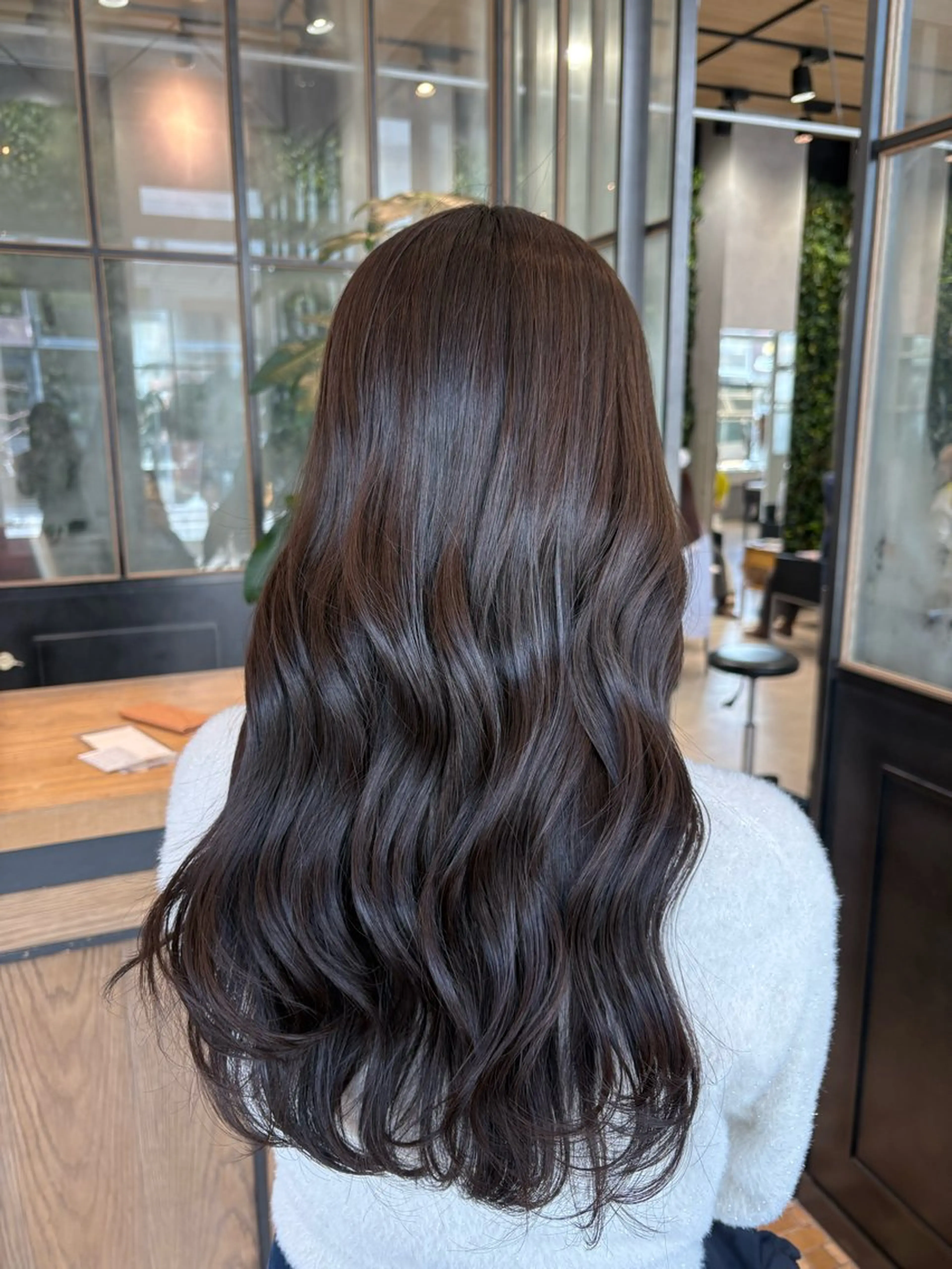 ロング Lolonois 森ノ宮/RINのヘアスタイル