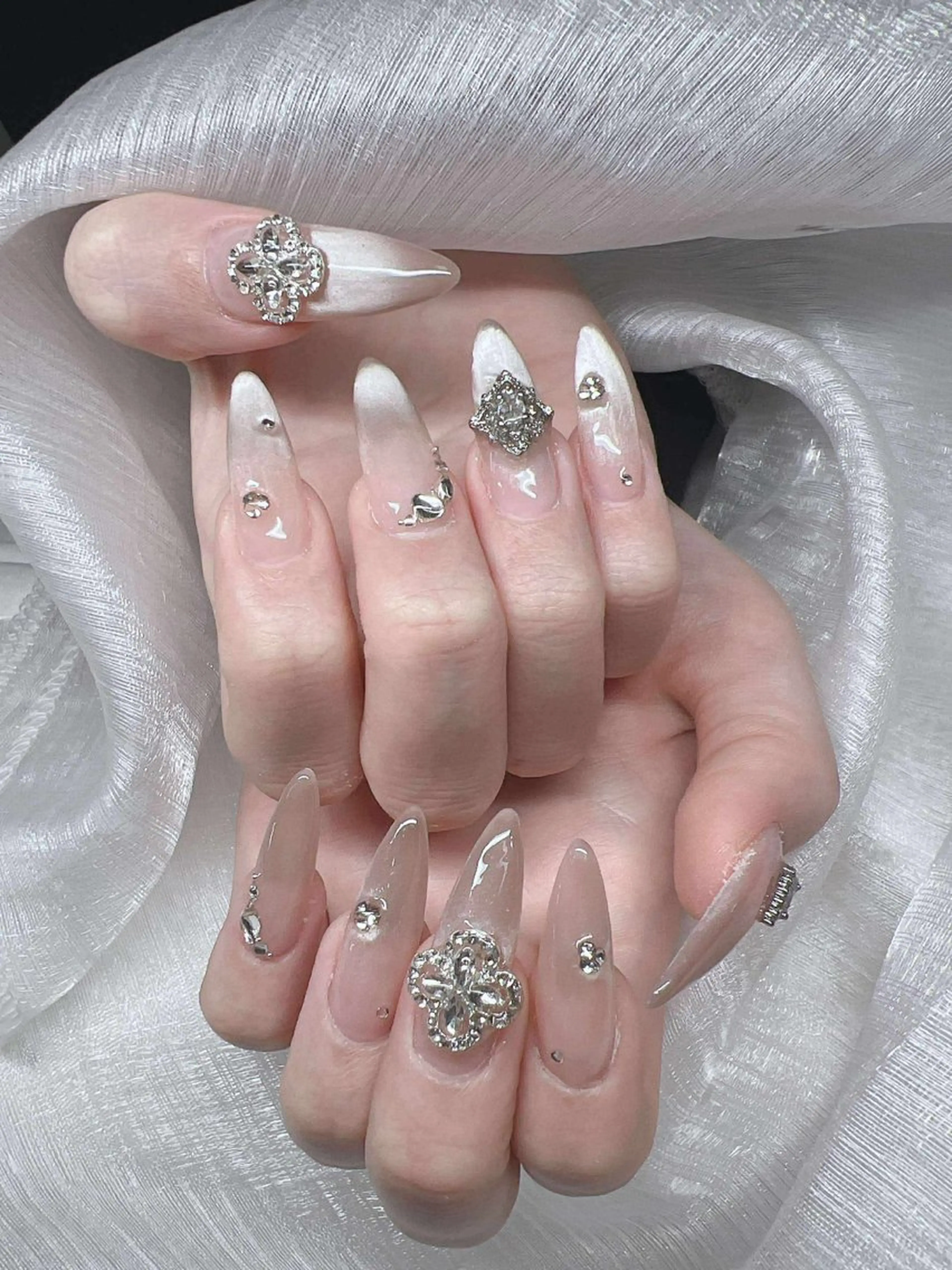 ネイル 長さ出し グラデーション 卒業式 キラキラネイル マグネットネイル ハンドネイル Lee Nailsのネイルデザイン