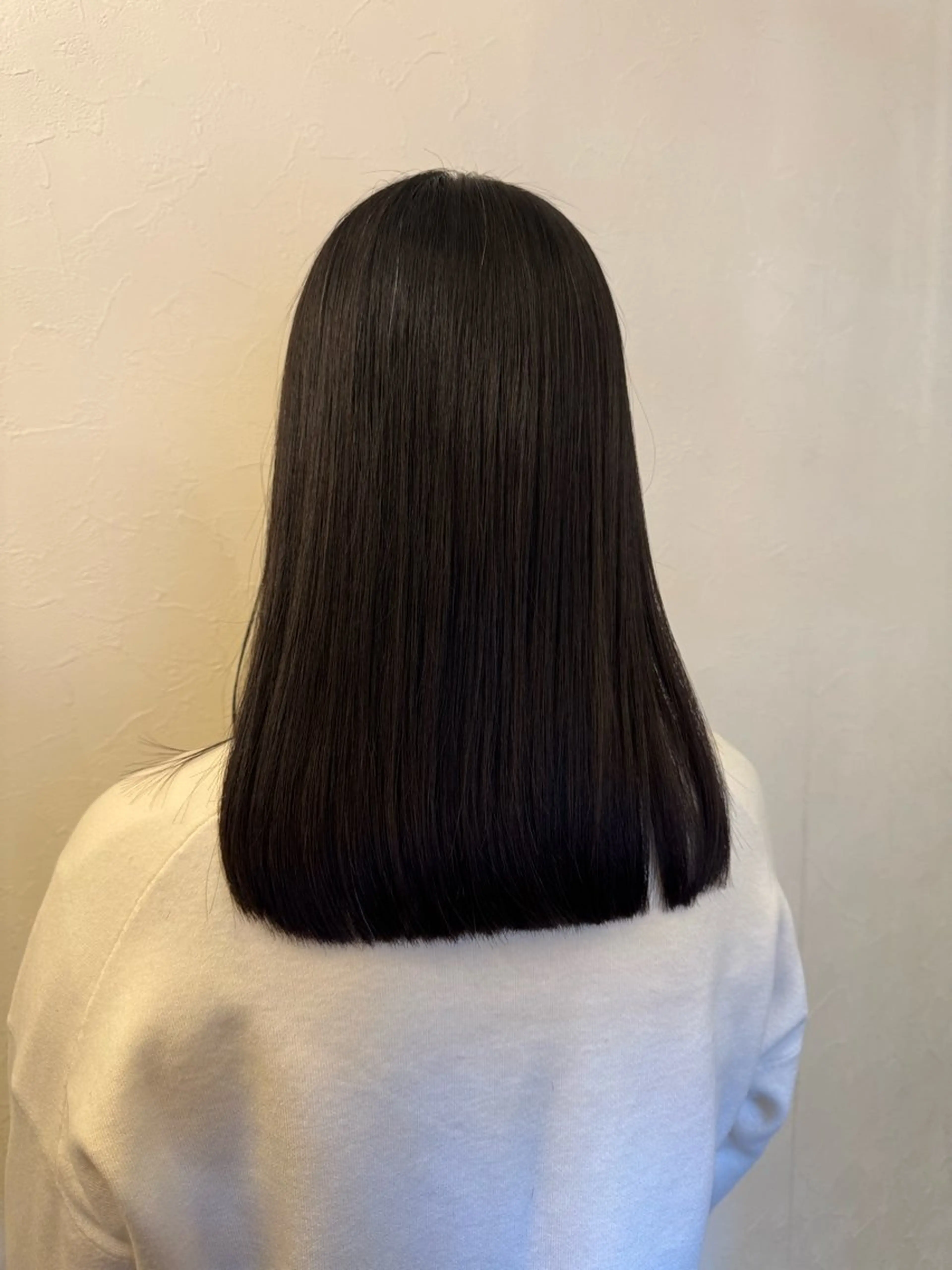 セミロング opsia所属・艶カラー×レイヤー Natsumiのヘアスタイル