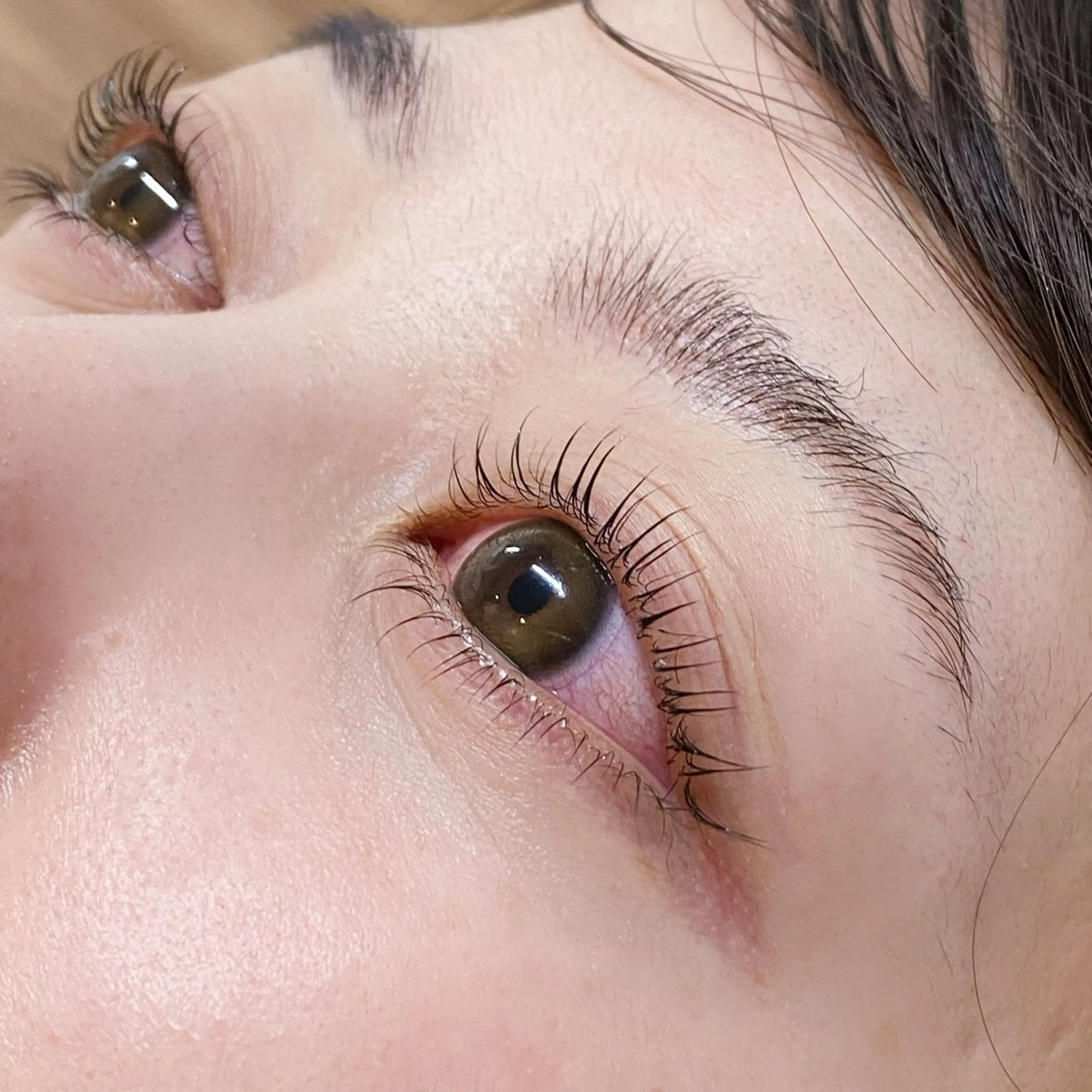 話題のロット式まつげパーマ　<上+下>【トリートメント付きエクステオフ無料付き】の写真