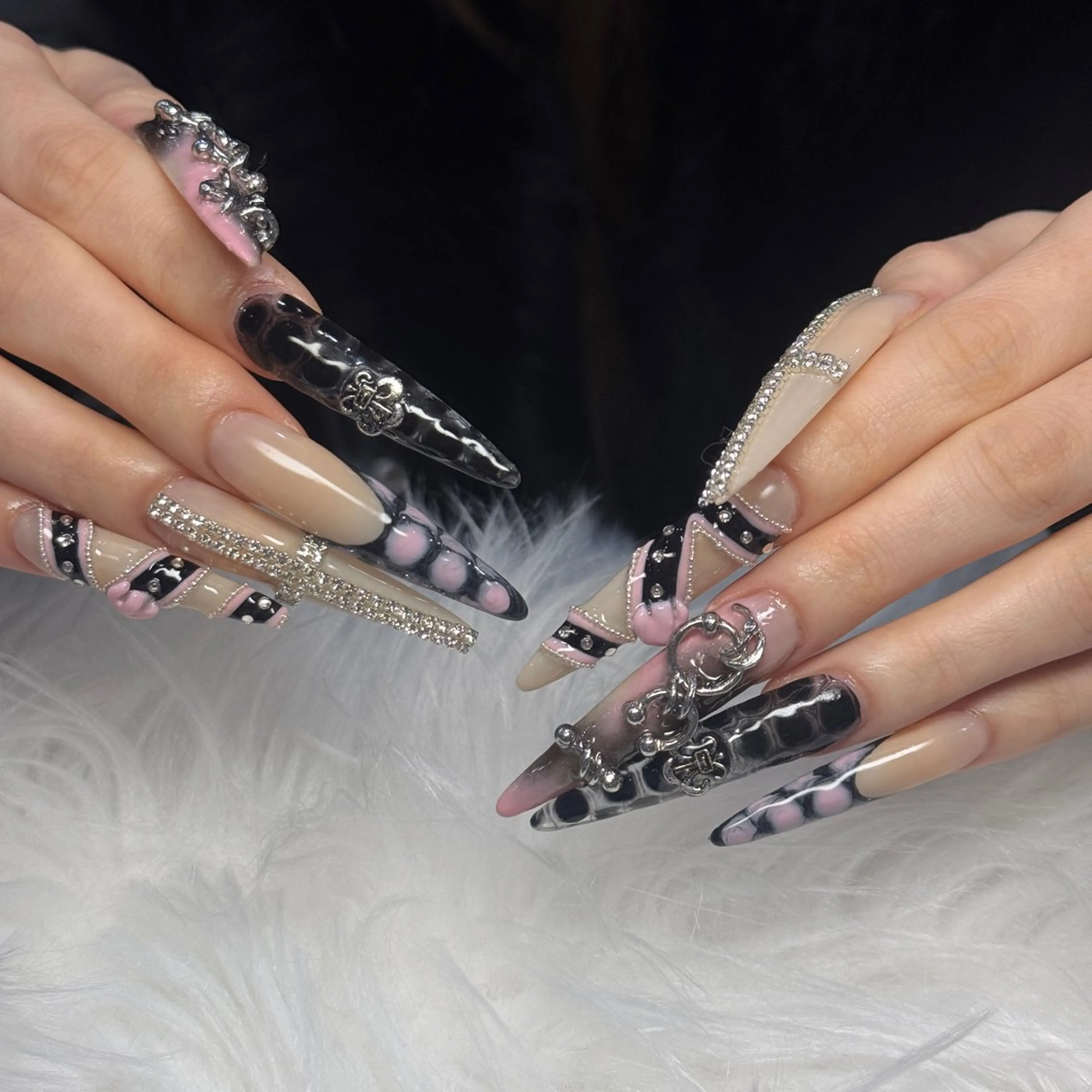 ネイル ハンドネイル ハンドケア hami🎀うかん 🎀チップ長さ出しのネイルデザイン