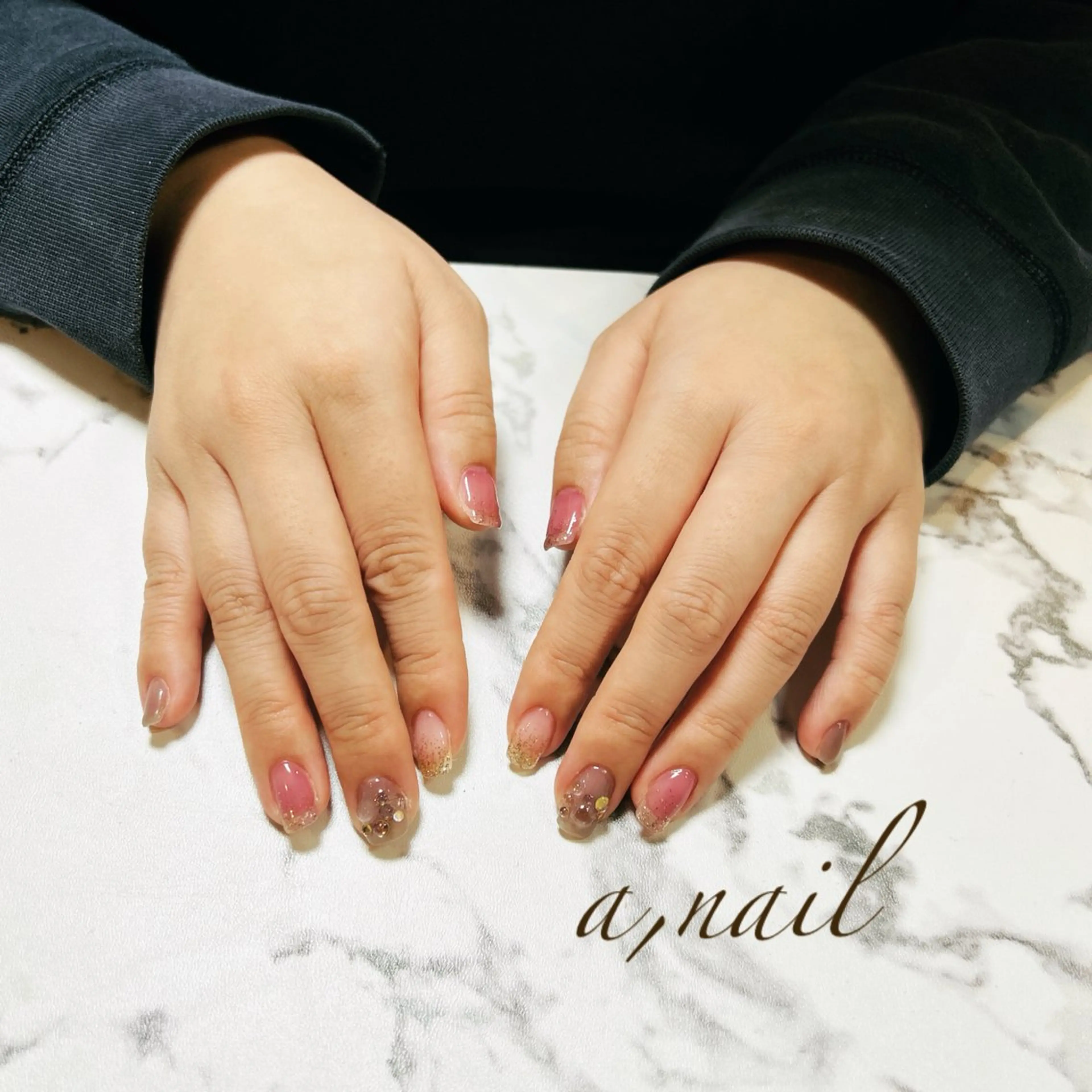 ネイル グラデーション キラキラネイル ラメ(グリッター) ラメグラデーション オフィスネイル ハンドネイル ネイルサロン エーネイルのネイルデザイン