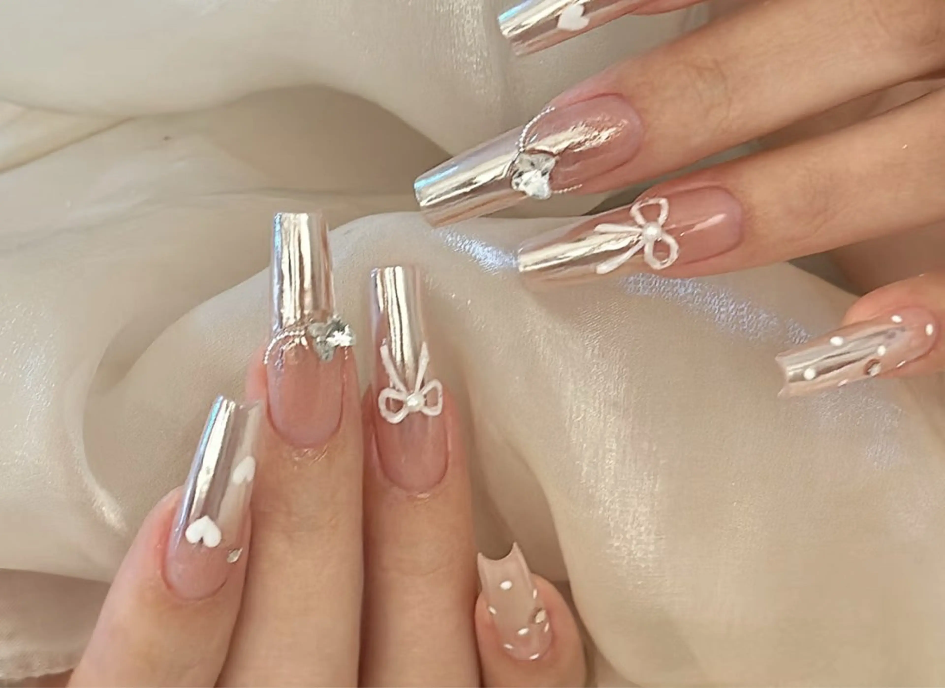 ネイル アートネイル オーロラネイル チークネイル フレンチネイル ガラスフレンチ ハンドネイル 🎀🎀YooLi Nail Salonのネイルデザイン