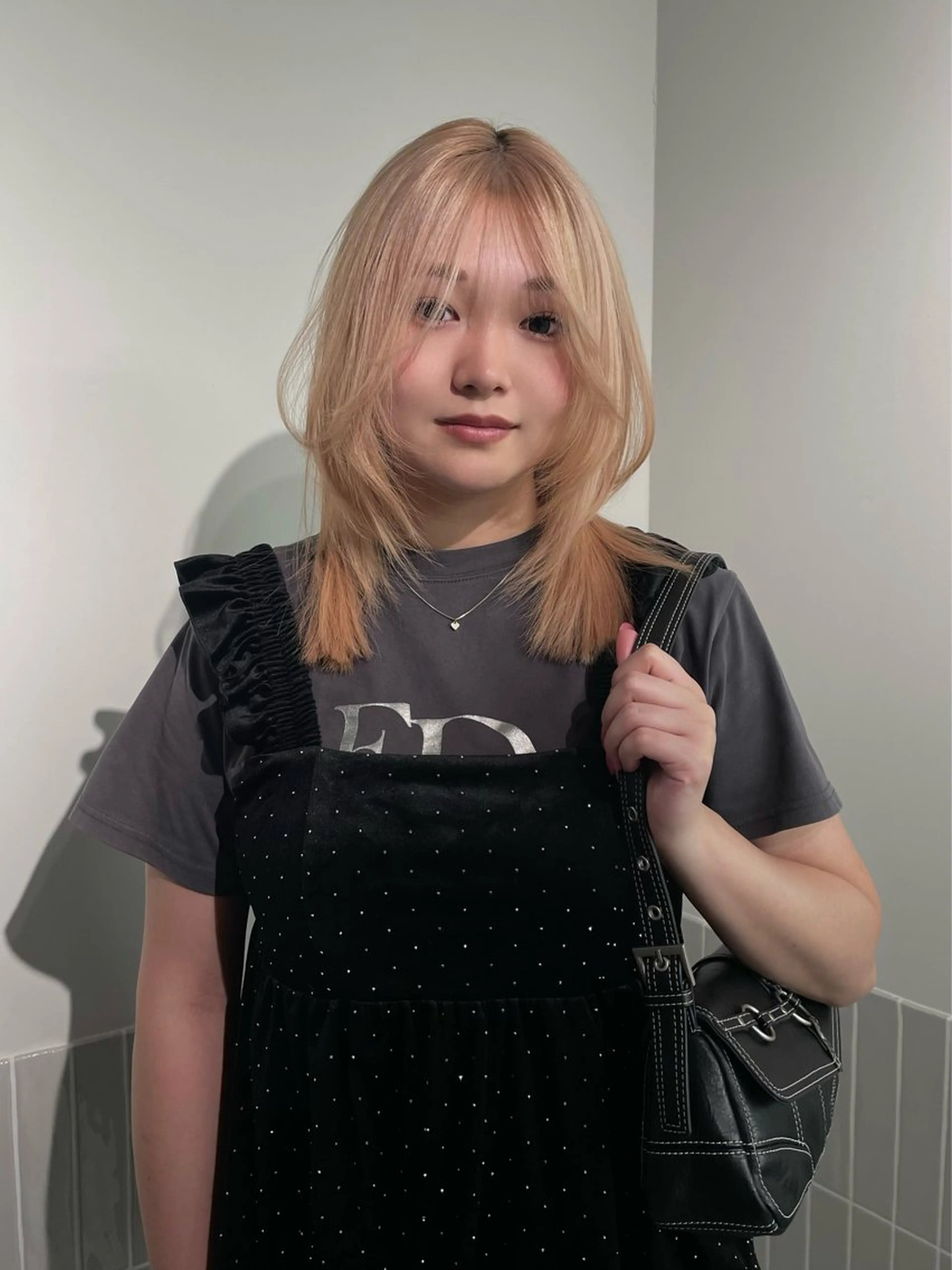 ミディアム stén所属・HARUKA/原宿 ハイトーン/レイヤーのヘアスタイル