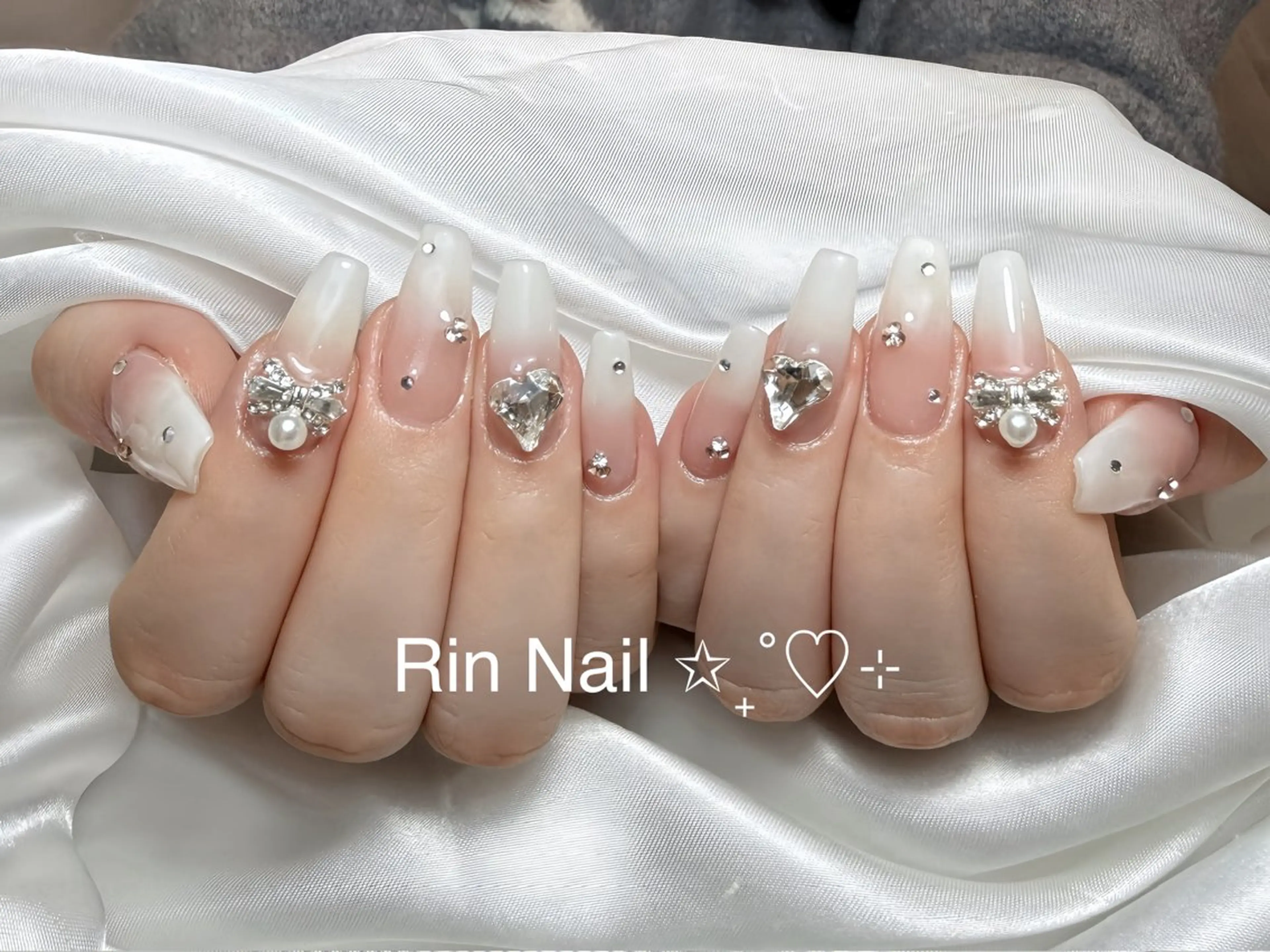 ネイル チークネイル フラッシュネイル フラワーネイル フットネイル ジェルネイル ハンドネイル Rin Nail Shinokuboのネイルデザイン