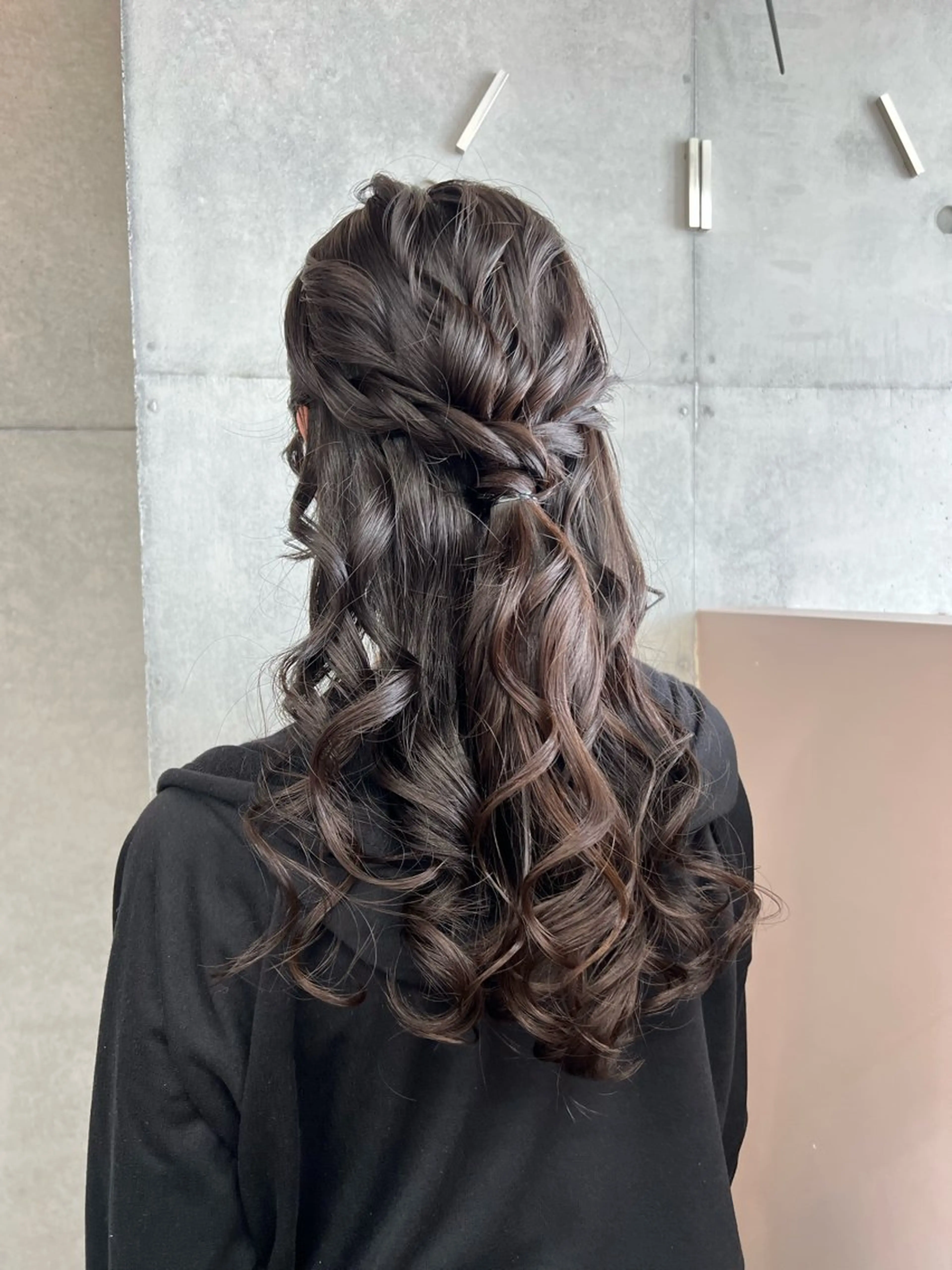 ロング ヘアアレンジ ハーフアップ ヘアセット カコ/レイヤーカット ヘアアレンジのヘアスタイル