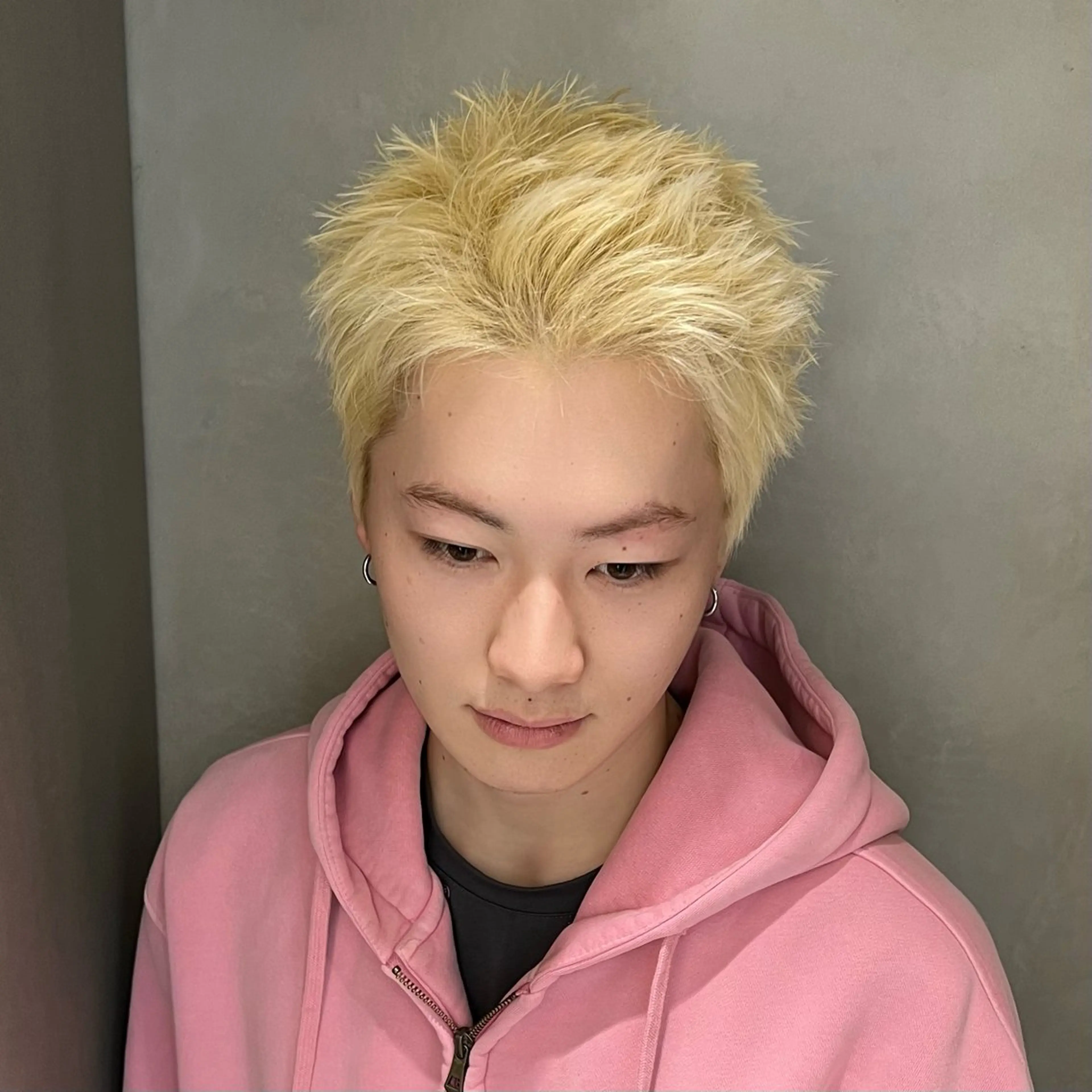 メンズ メンズバレイヤージュ メンズブリーチ ダウンパーマ メンズ韓国風 メンズパーマ カット ヘアカラー トリートメント 【メンズ特化✨】 縮毛矯正/千原涼麻のヘアスタイル