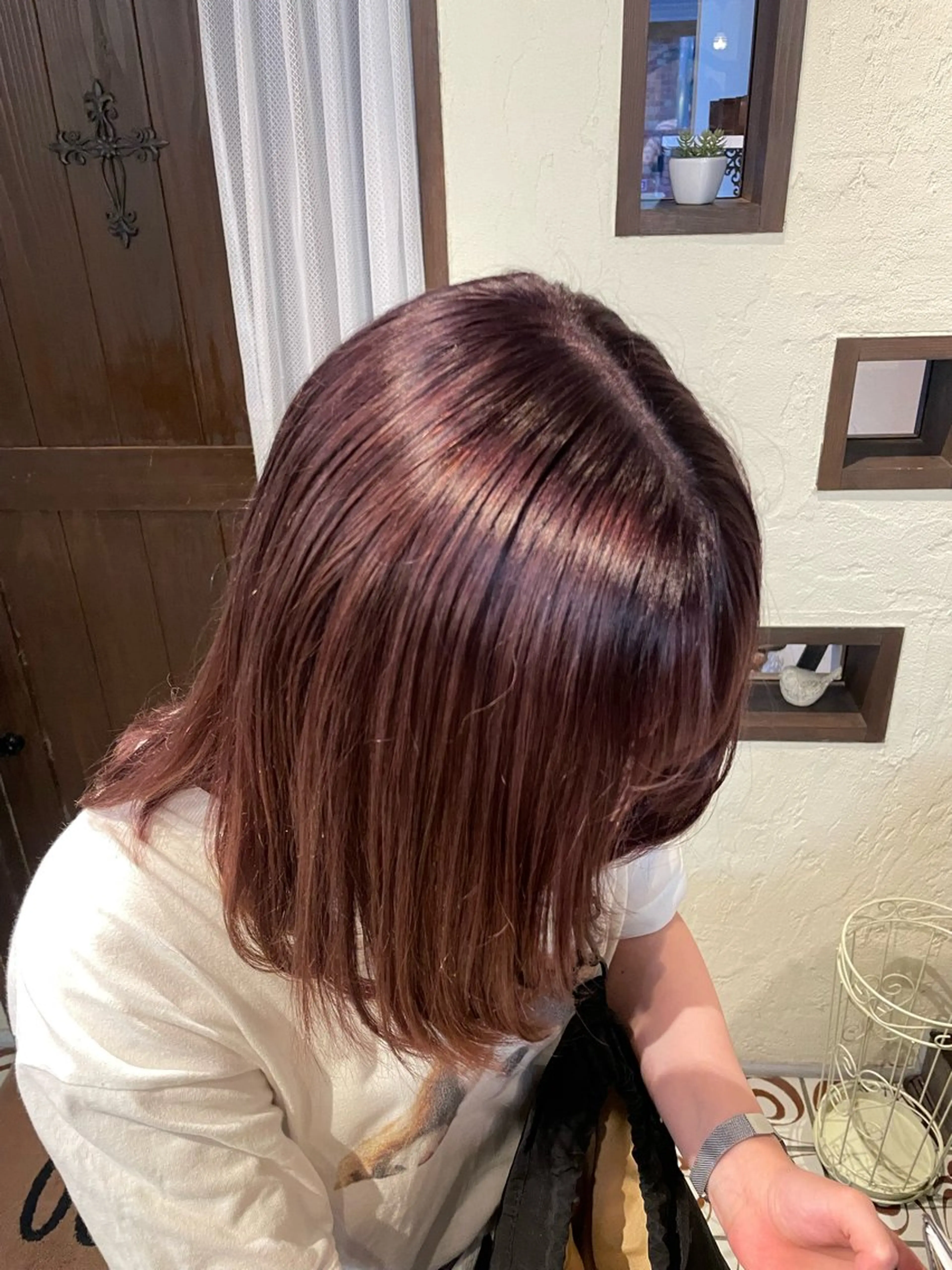 ミディアム カット ヘアカラー 大庭 萌瑚のヘアスタイル