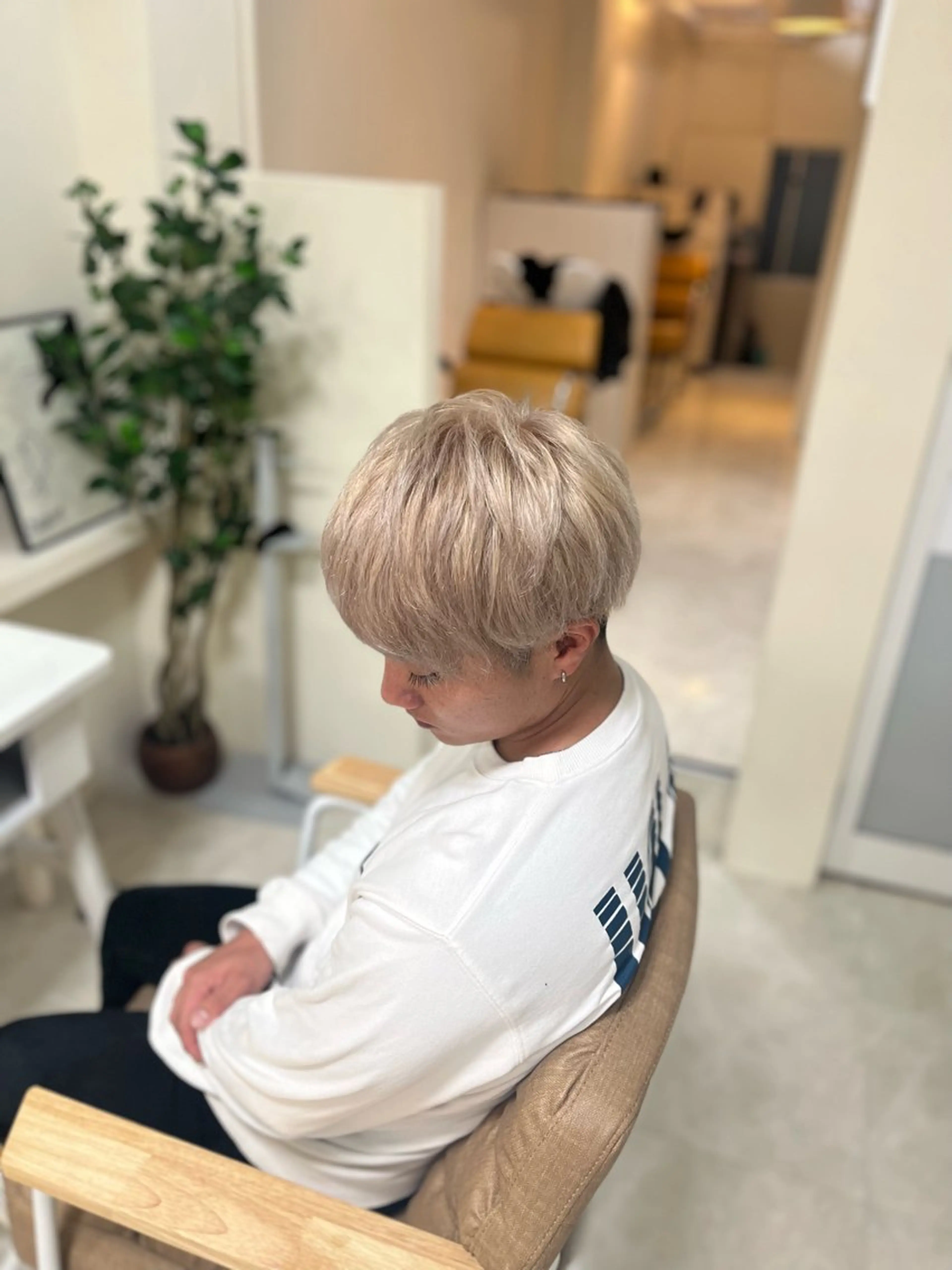 ショート カラー メンズ ヘアカラー トリートメント ブリーチ特化型✂️ ハイトーンカラー👨のヘアスタイル