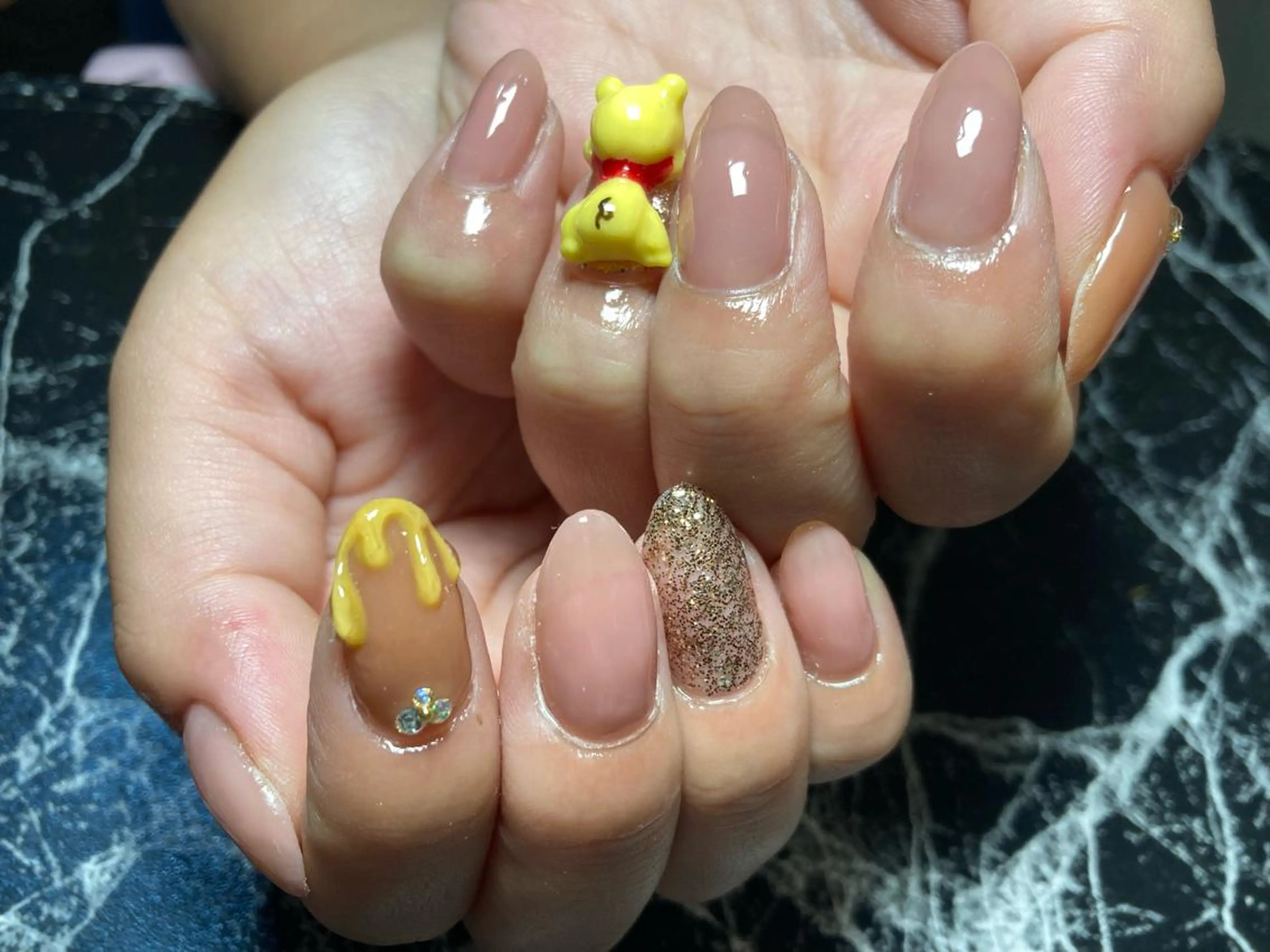 ミディアム ネイル ハンドネイル フットネイル ✴︎ Delightのネイルデザイン