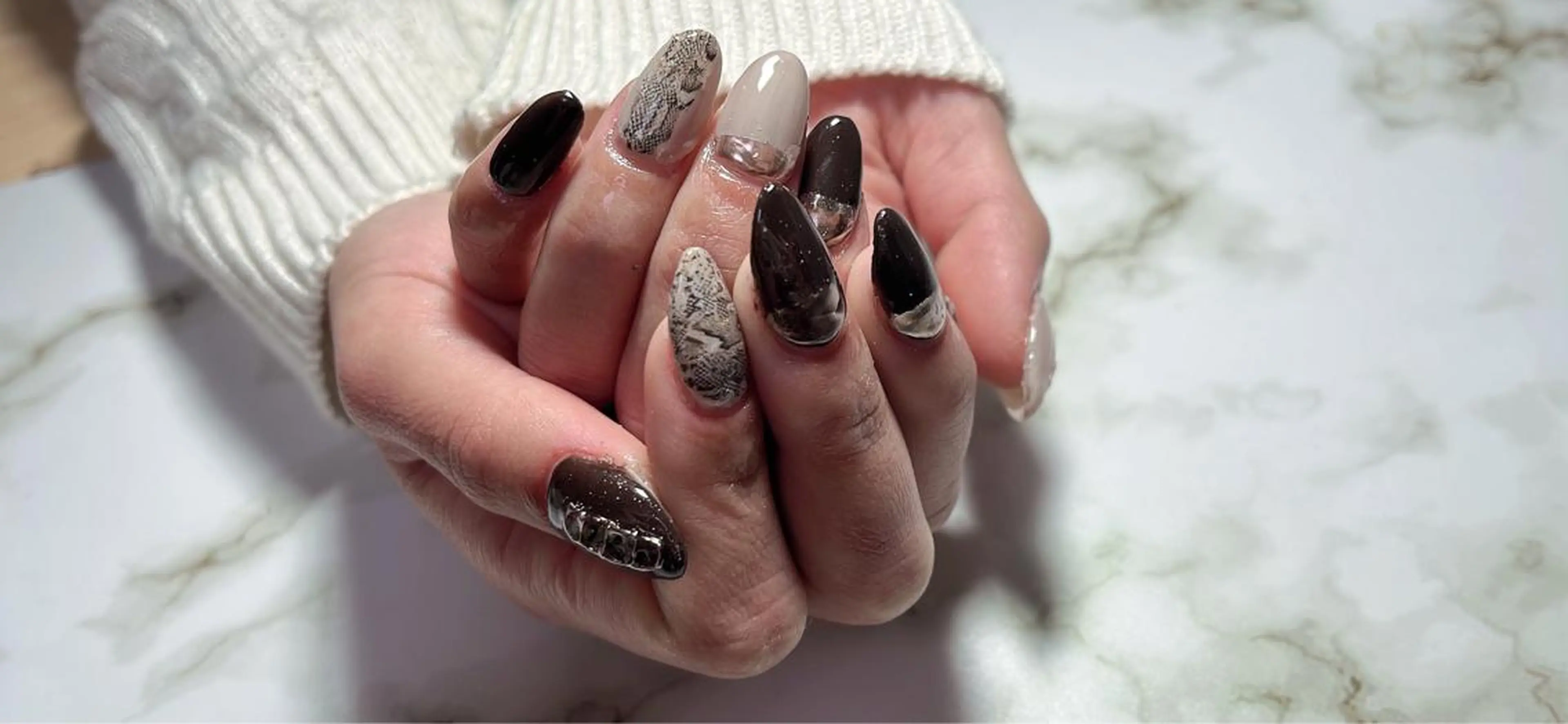 ネイル ミラーネイル Ruana Nailのネイルデザイン