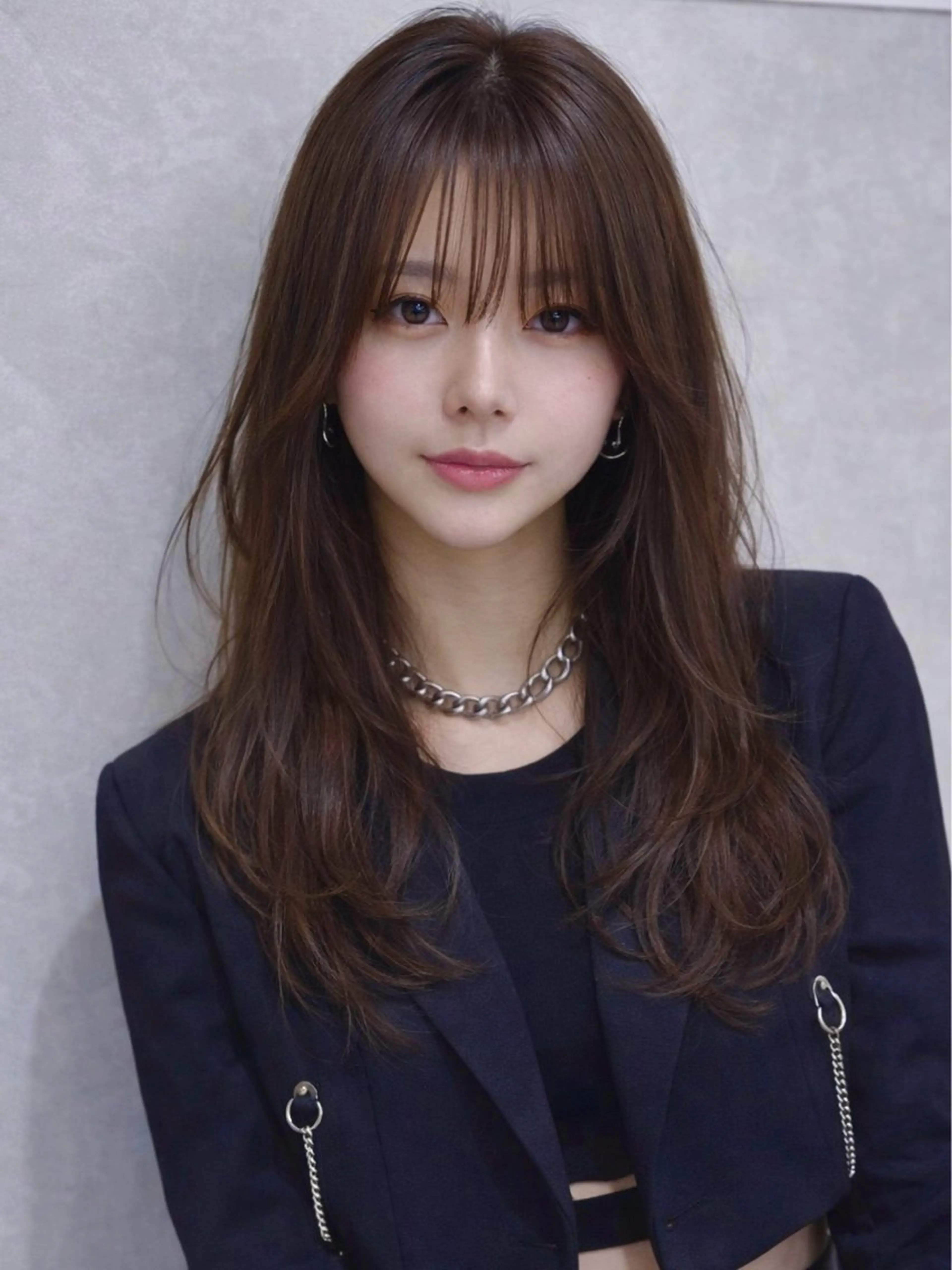 セミロング カット 切りっぱなしボブイヤ リングカラー清水隆央のヘアスタイル