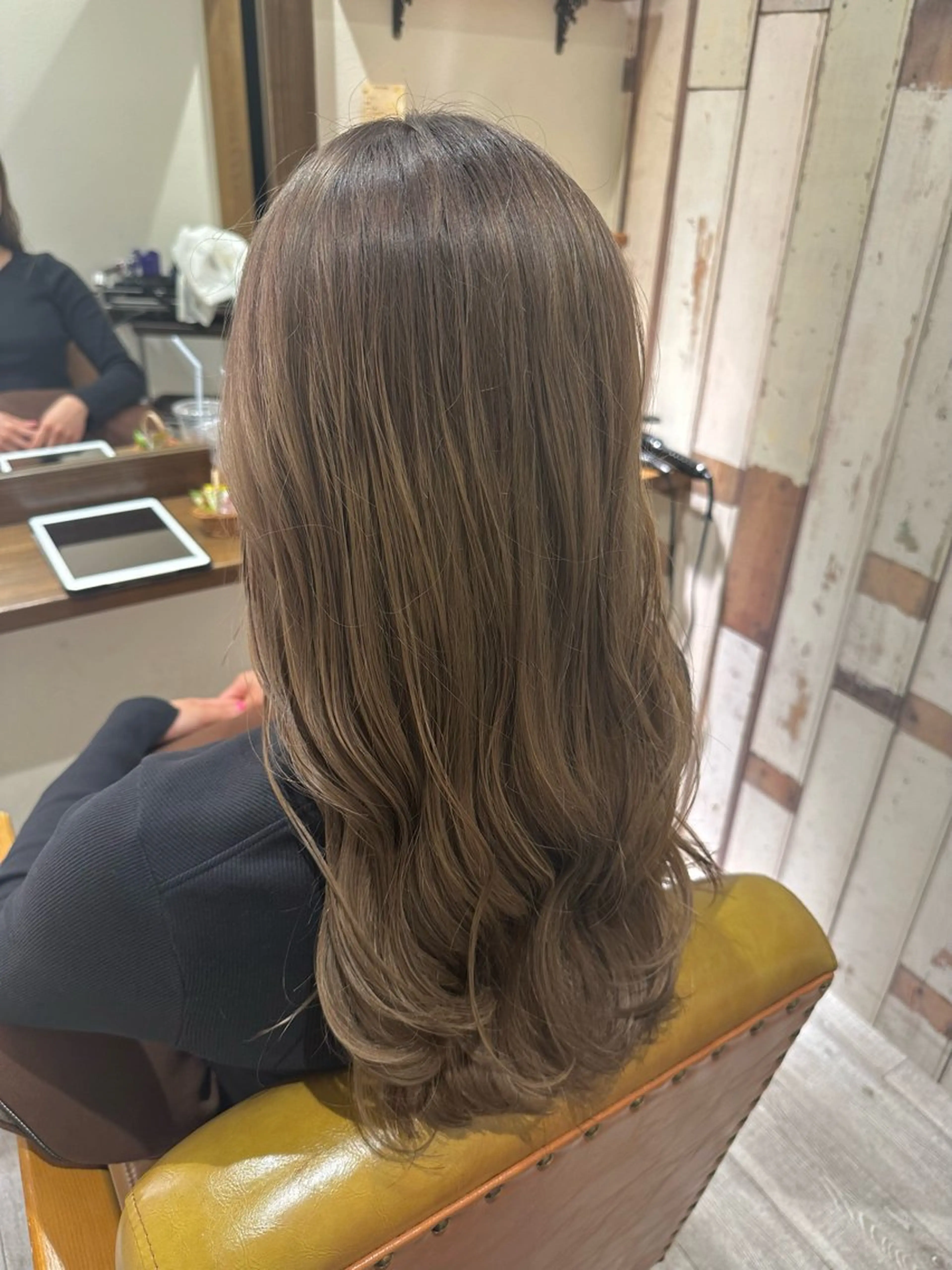 ロング ヘアカラー 佐藤  真依のその他イメージ