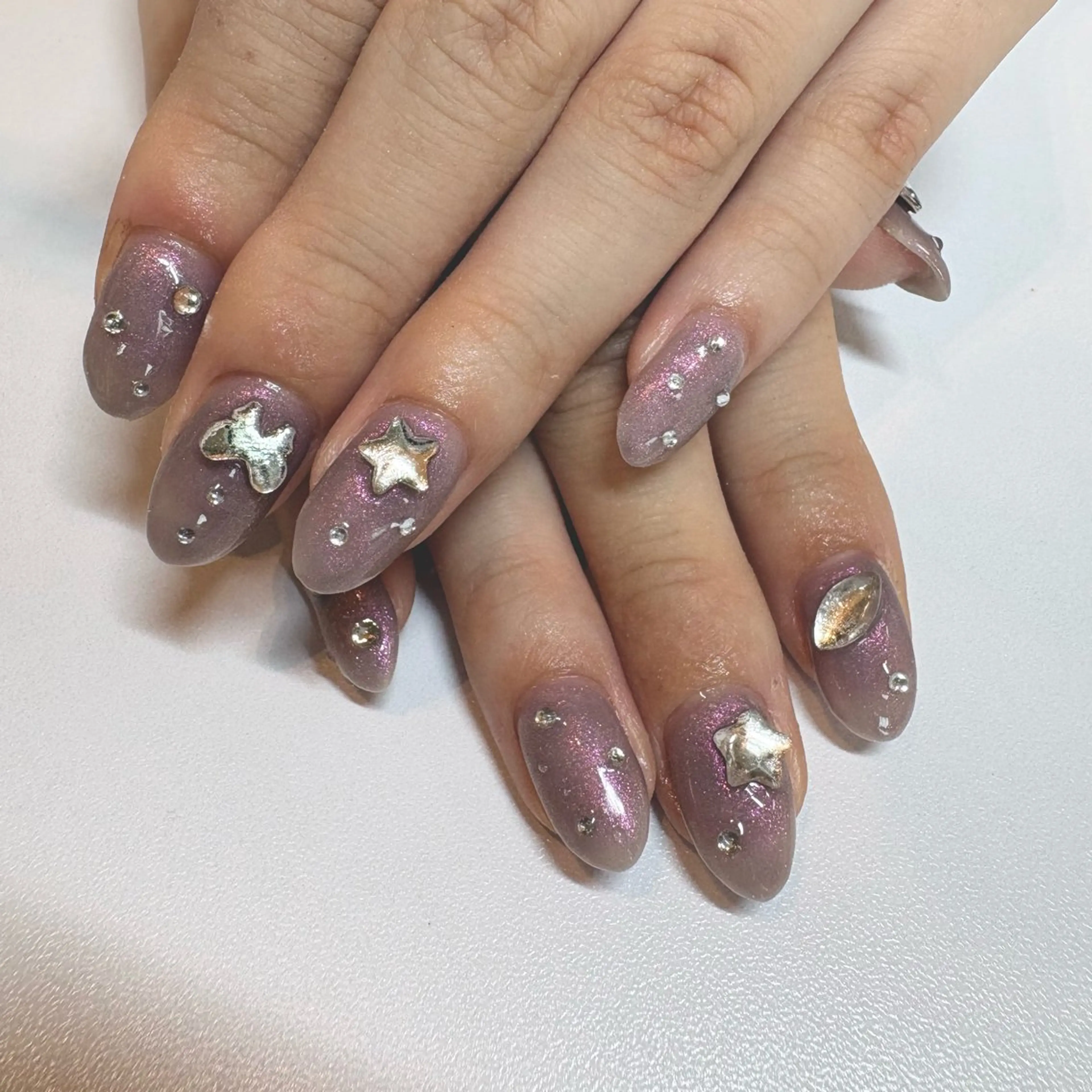 ネイル ストーンネイル Luxe 燕三条店 Miinaのネイルデザイン