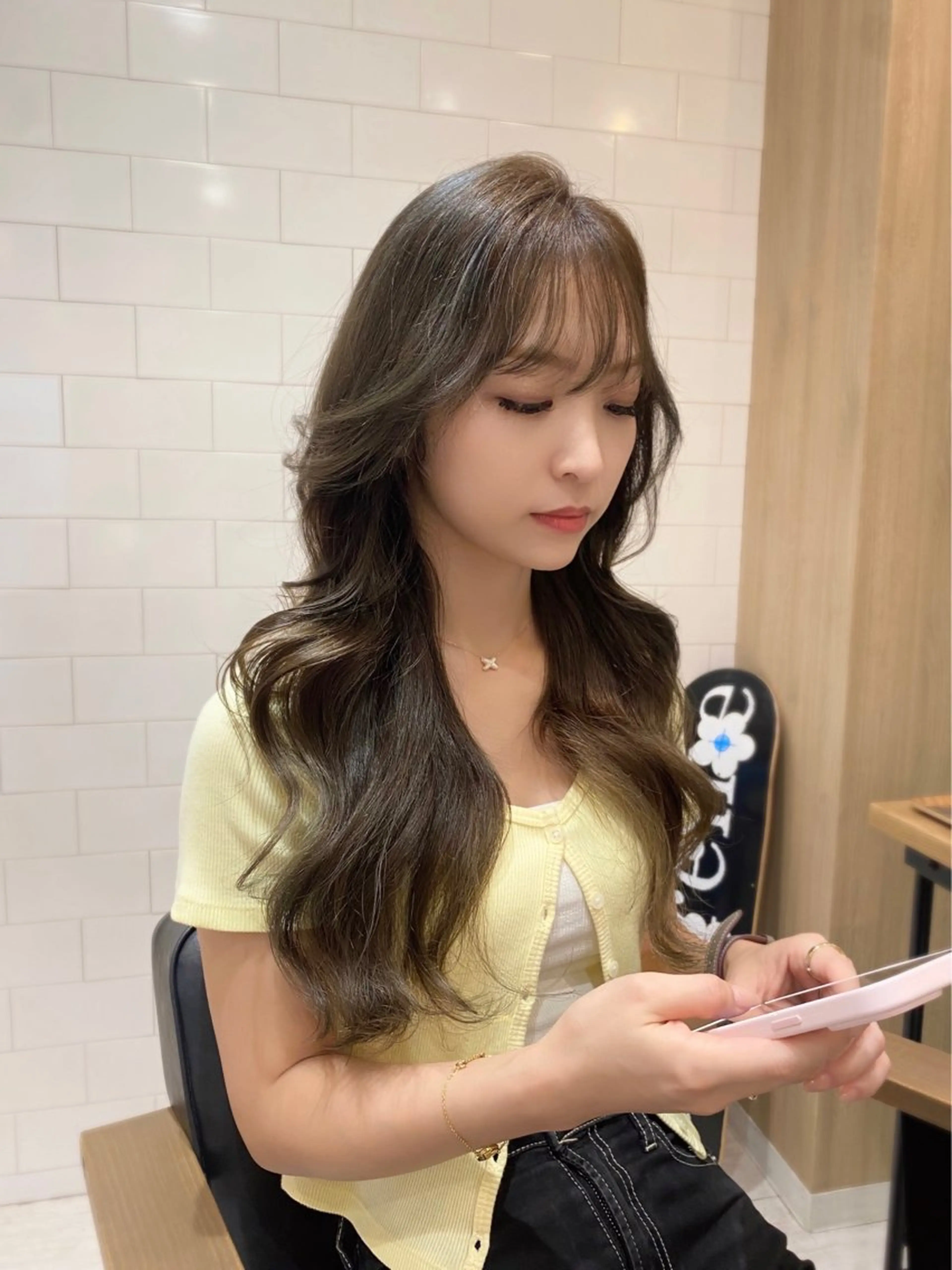 ロング ロングレイヤー アッシュ 韓国風ヘア レイヤーカット ロング カット ヘアカラー 韓国トレンドヘア しゅーやのヘアスタイル