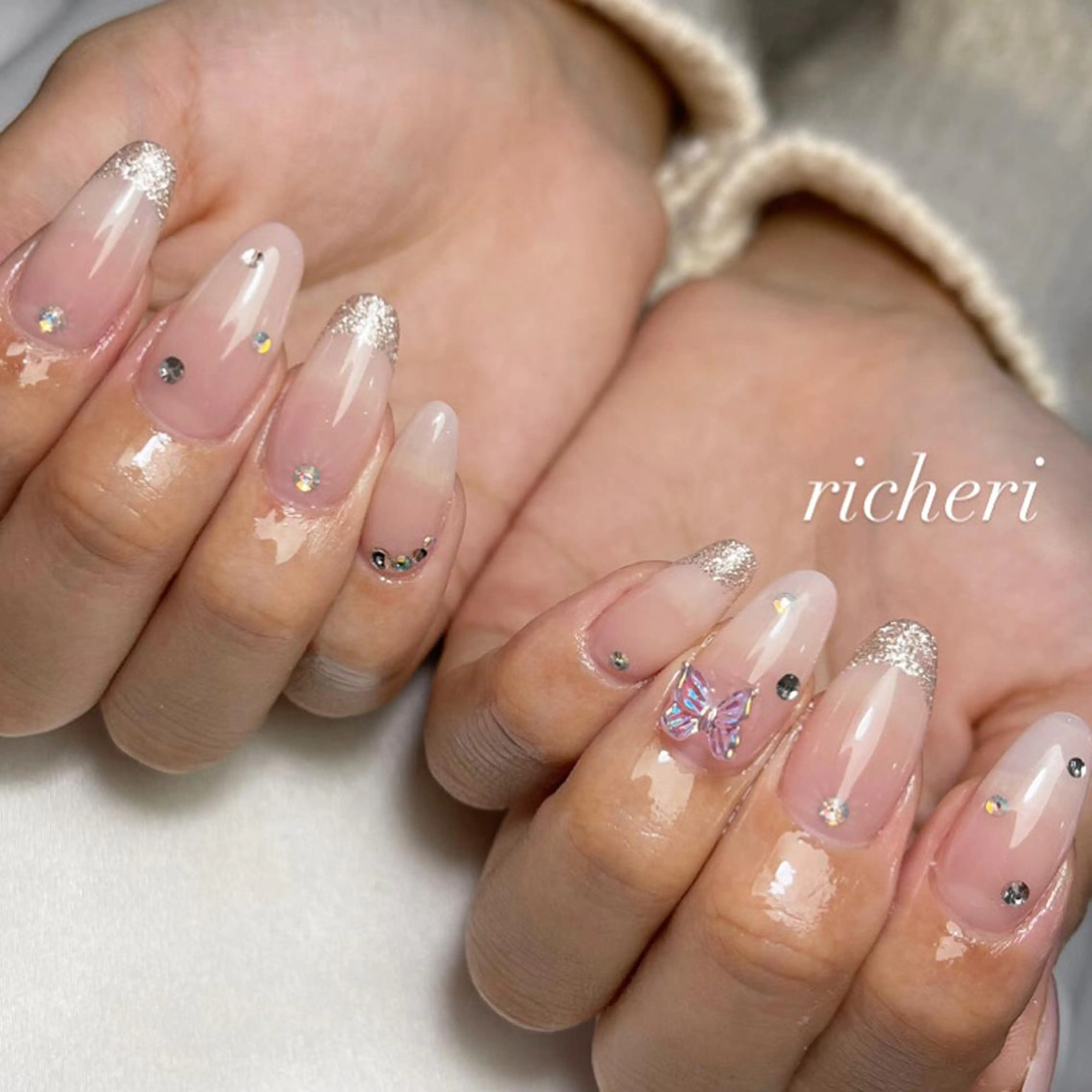 ミディアム ネイル ハンドネイル richeri beautyのネイルデザイン