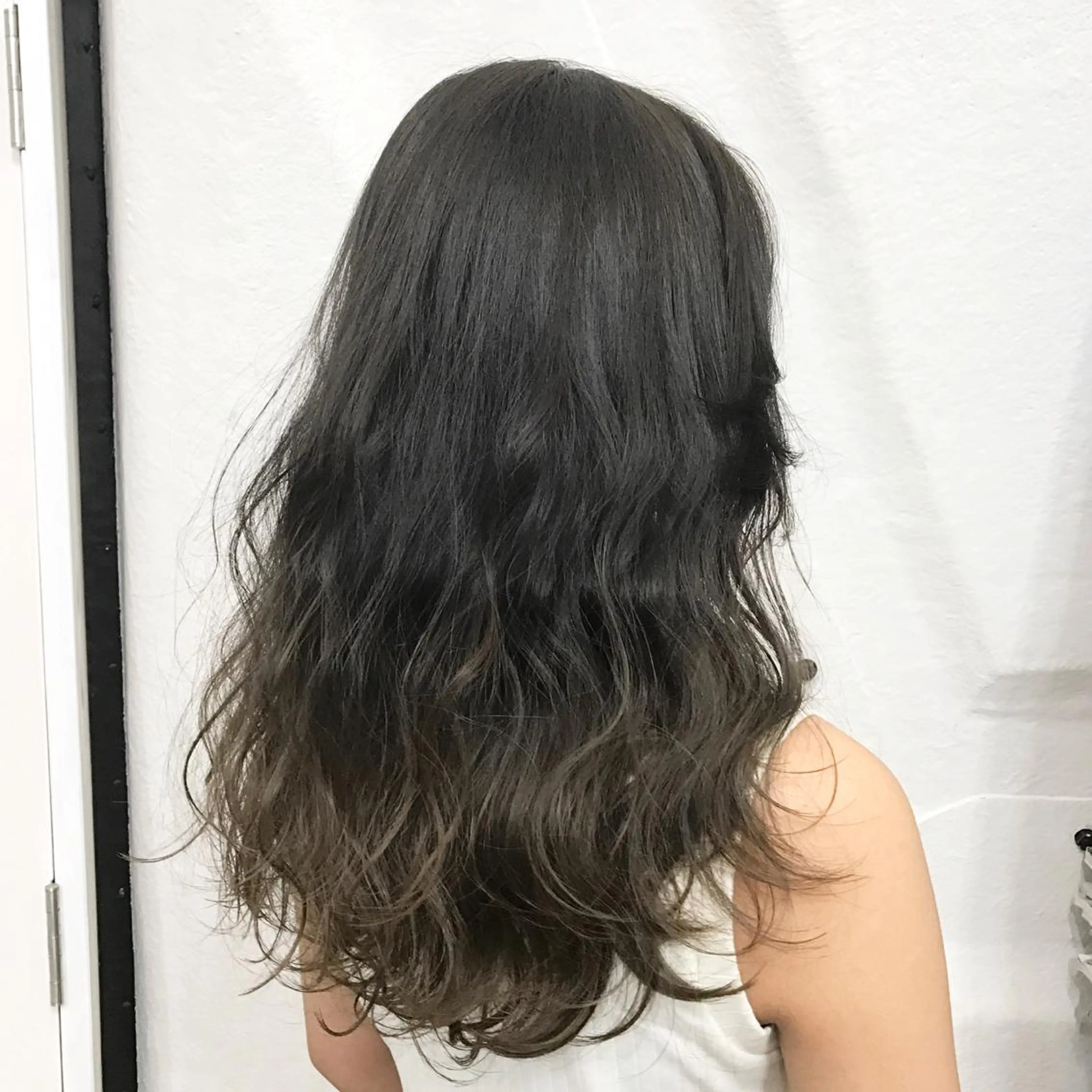 カラー アッシュ アッシュグレー アッシュグレージュ ブリーチ グラデーションカラー サロウィン所属・K-POP好き美容師 🇰🇷Kai.Yのヘアスタイル