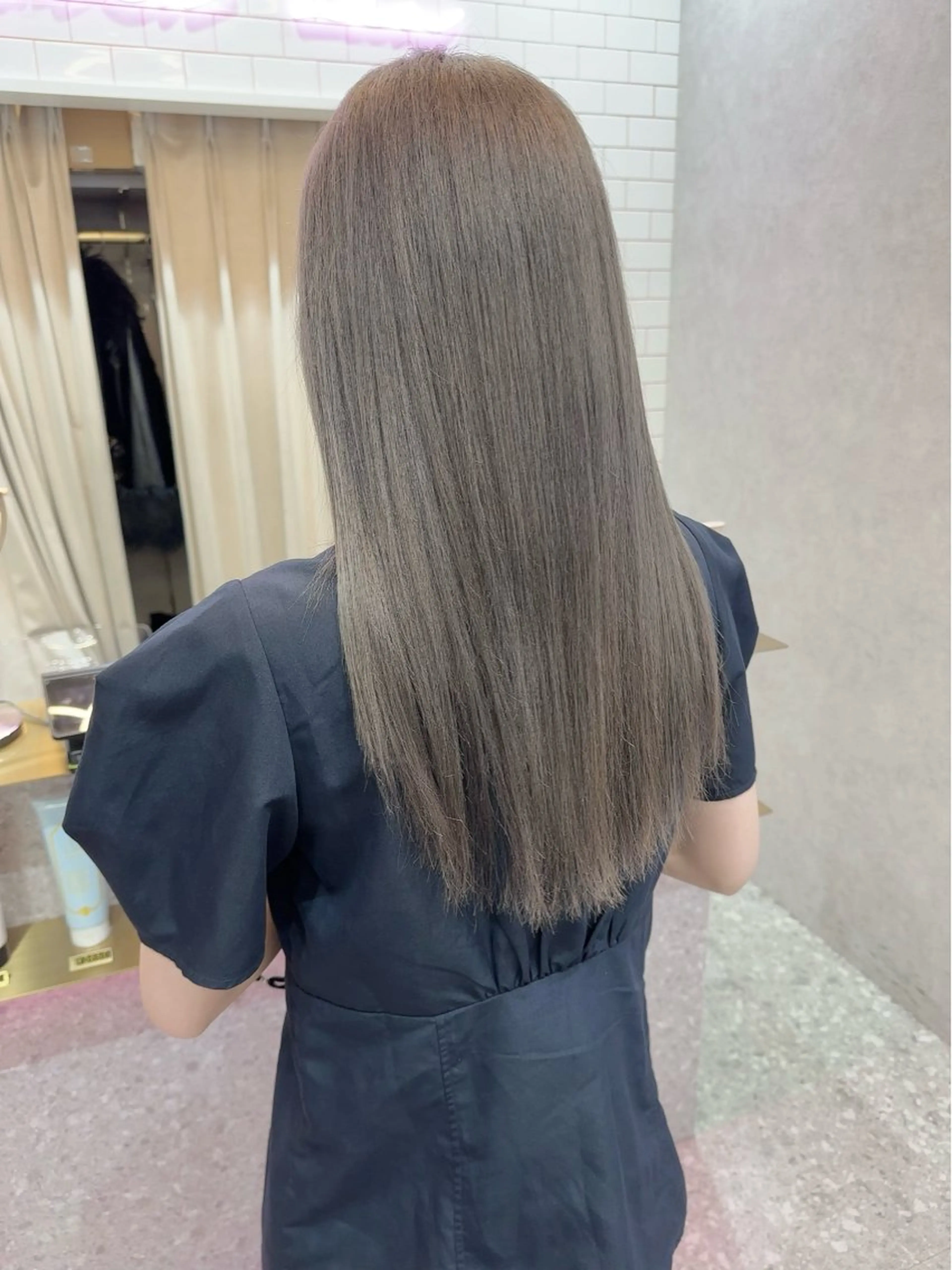 セミロング カラー ヘアアレンジ ヘアカラー トリートメント yuuto🌈 冬の透け感カラーのヘアスタイル