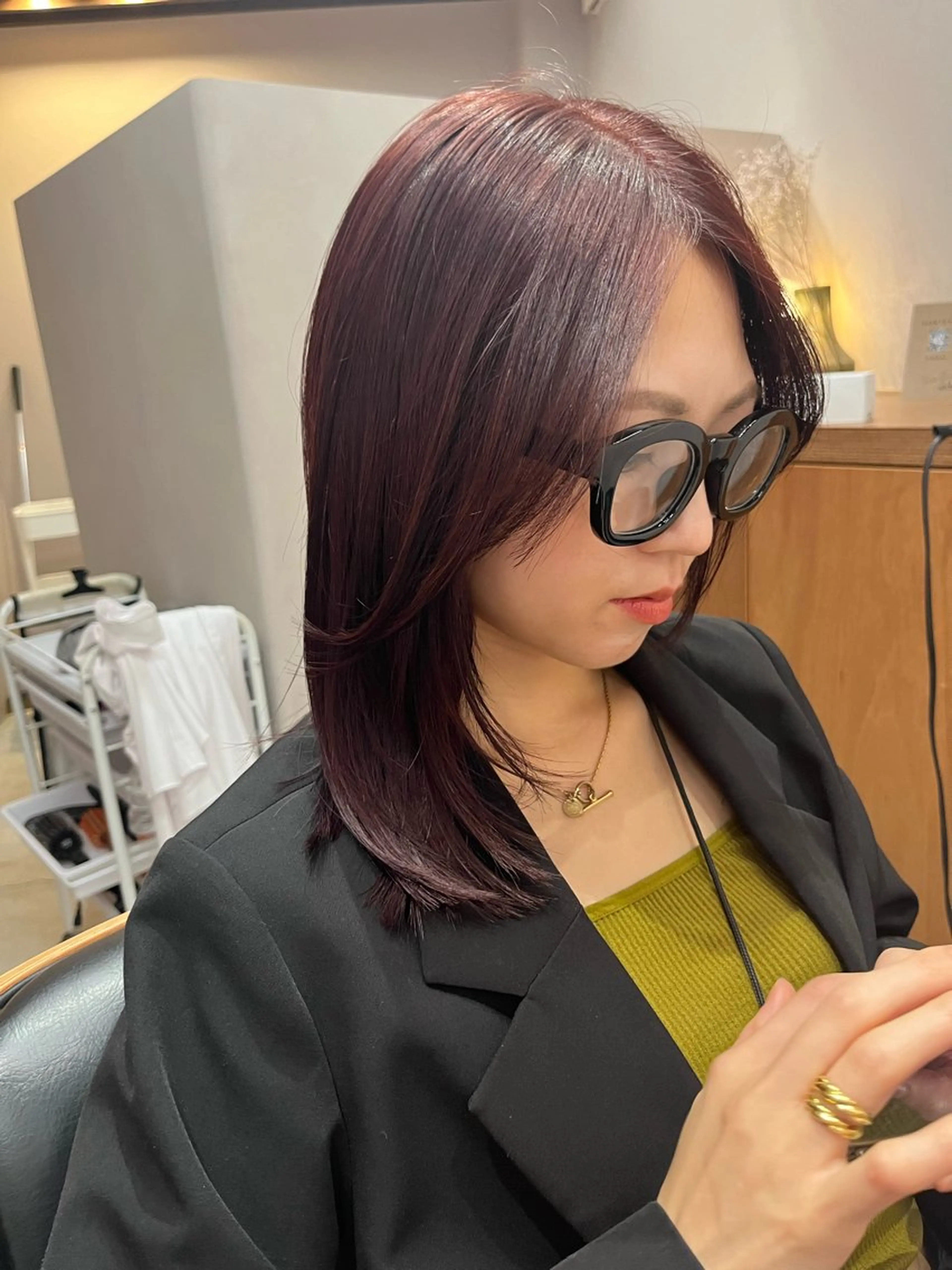 ミディアム カラー ピンクカラー 顔周りカット レイヤーカット カット .side所属・Sa toshiのヘアスタイル