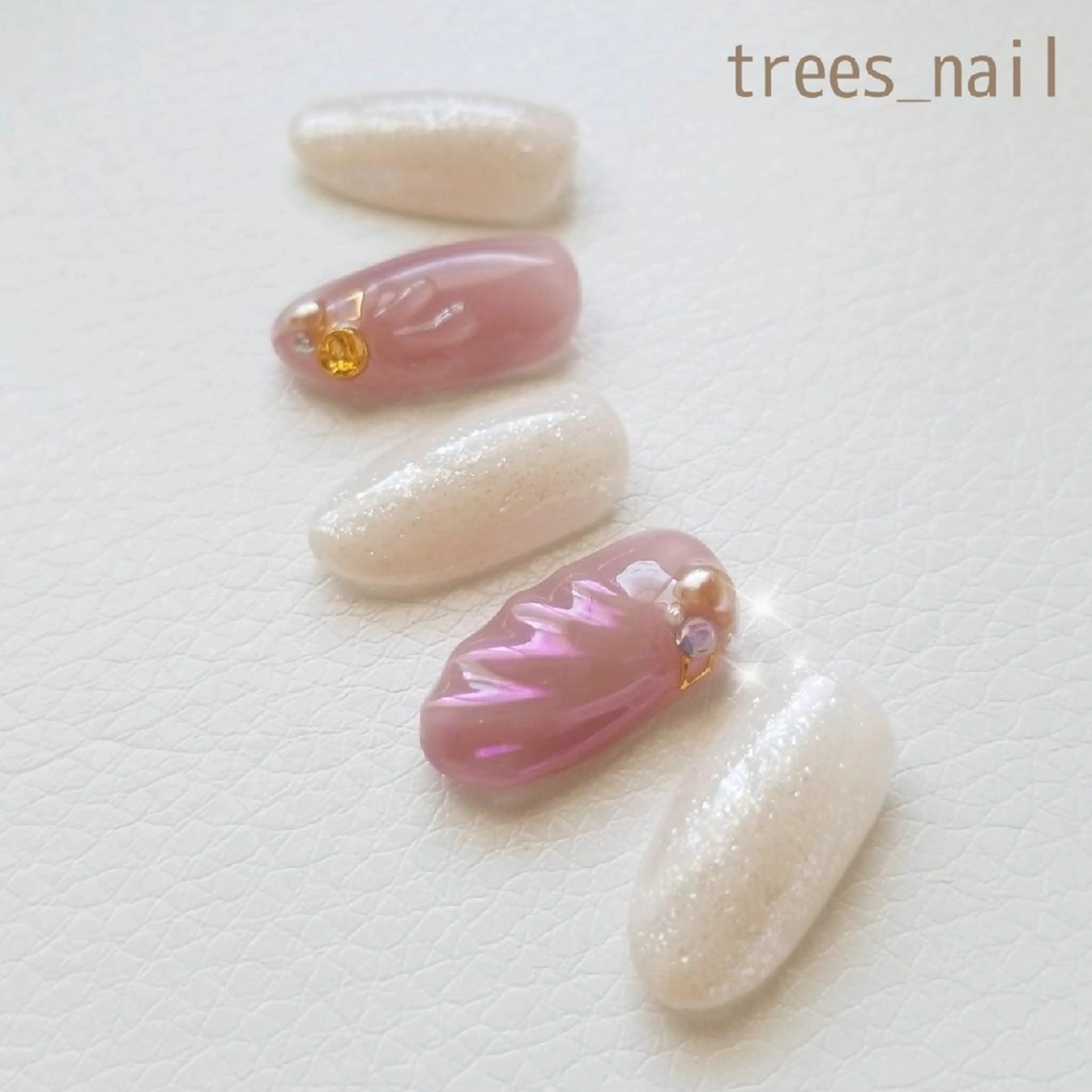 ネイル オーロラネイル ジェルネイル ミラーネイル パラジェル 夏ネイル ハンドネイル フットネイル trees_ nailのネイルデザイン