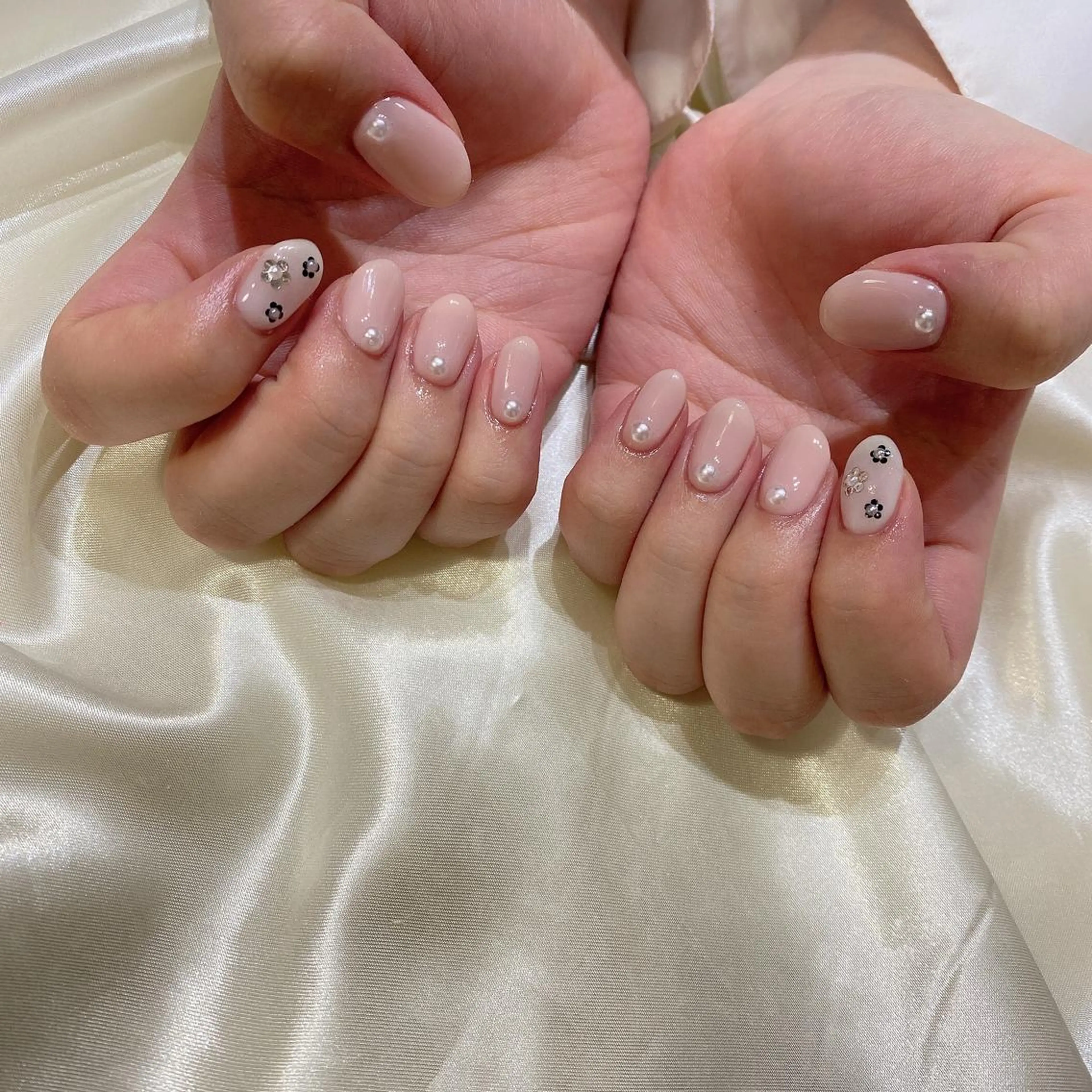 ネイル ハンドネイル 西岡 杏のネイルデザイン