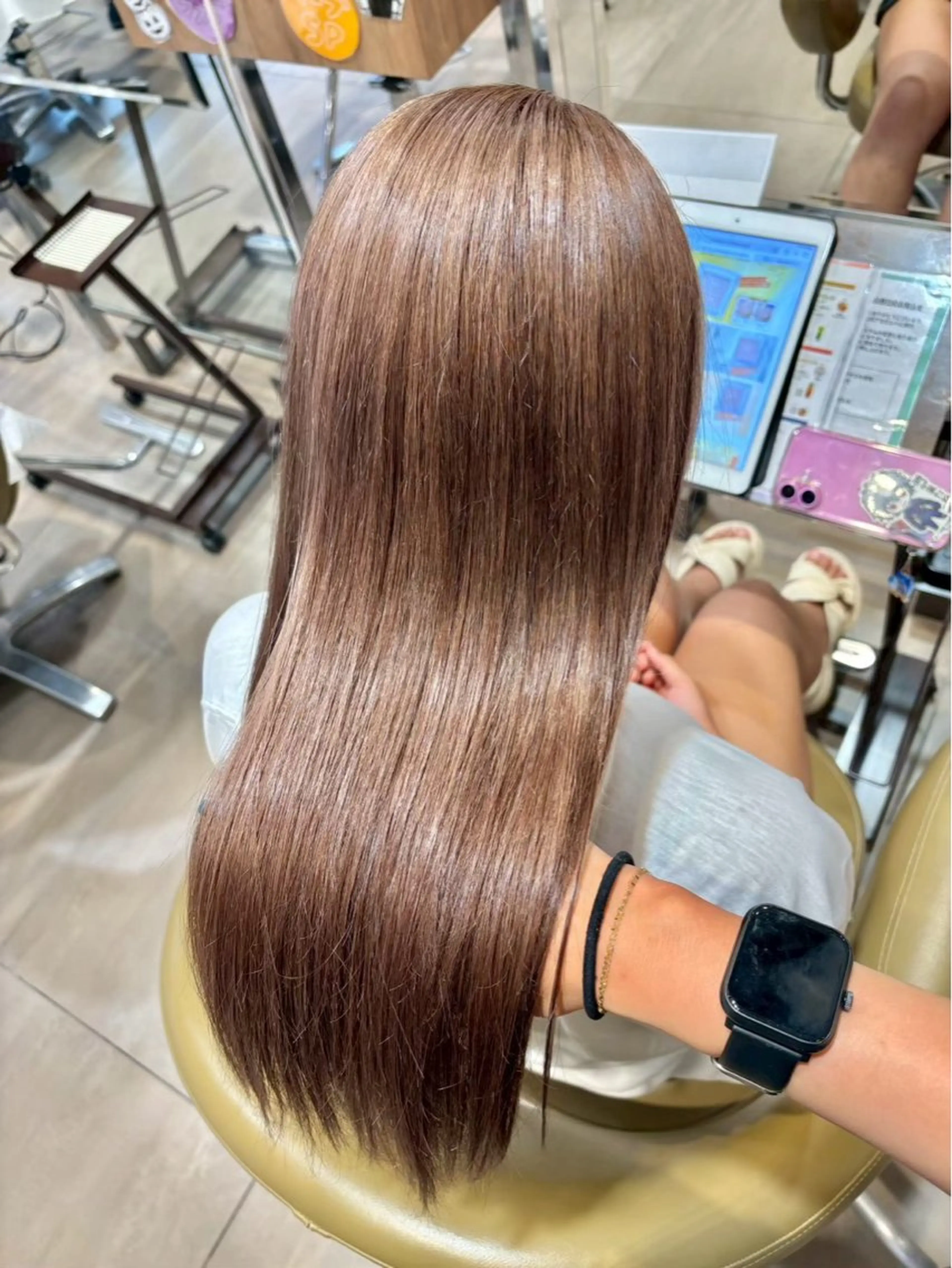 セミロング わだ まゆのヘアスタイル